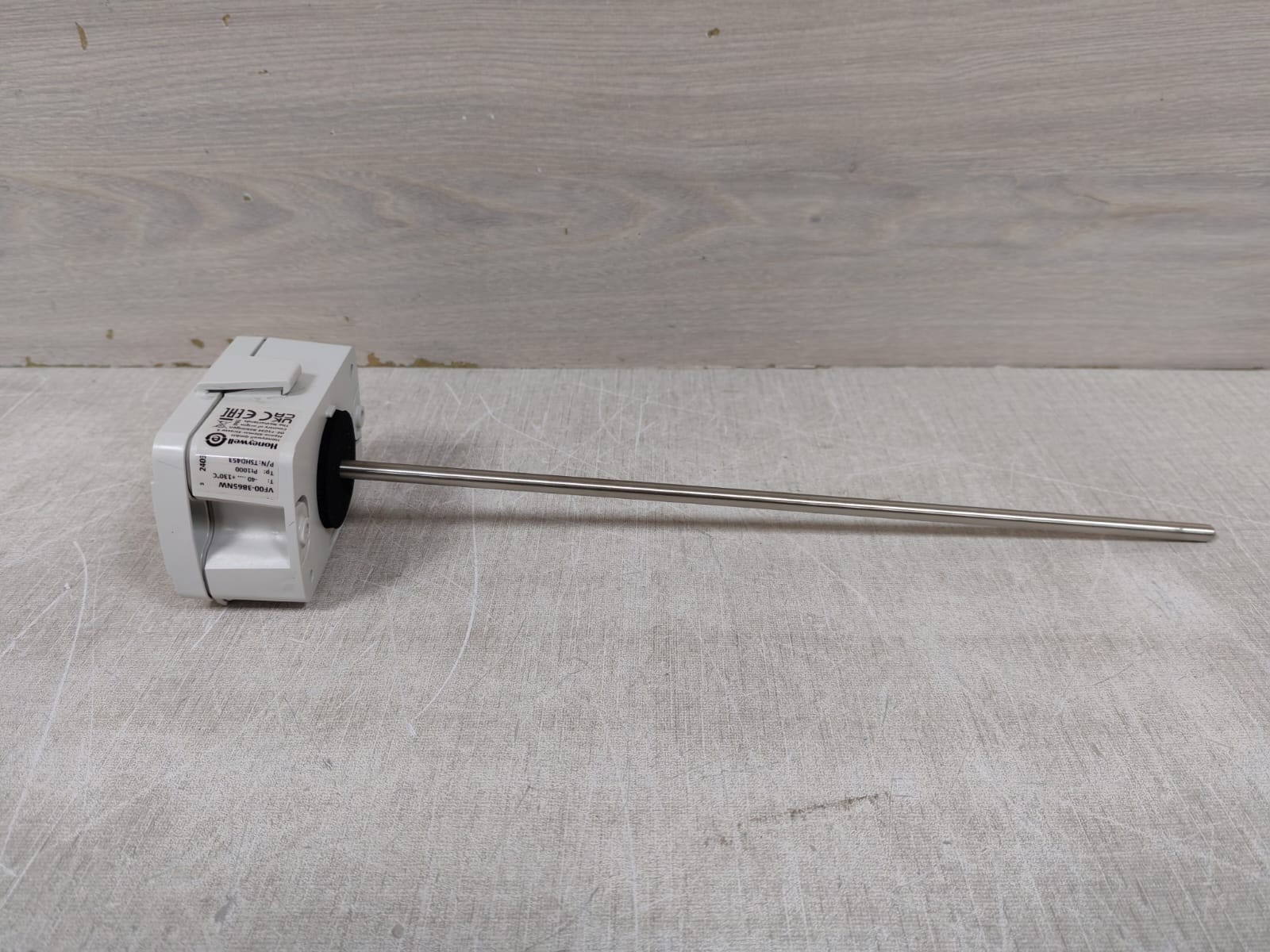 Honeywell VF00-3B65NW HONEYWELL VF00-3B65NW TEMPERATURE SENSOR PT 1000 5