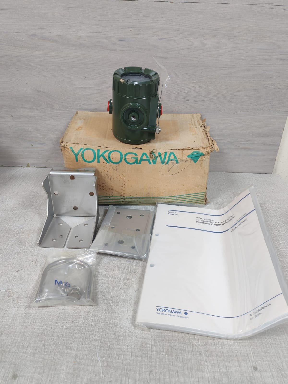 YOKOGAWA YTA320 FA4DD/X1 STYLE S3 TEMPERATURE TRANSMITTER-NEW W/ FILTHY BOX