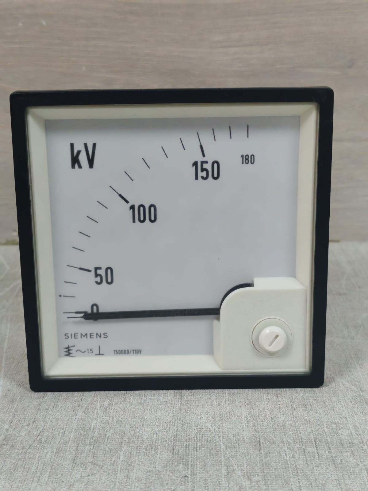 SIEMENS EQB96 TK21401540001 SIEMENS EQB96 TK21401540001 ANALOG AMMETER 2