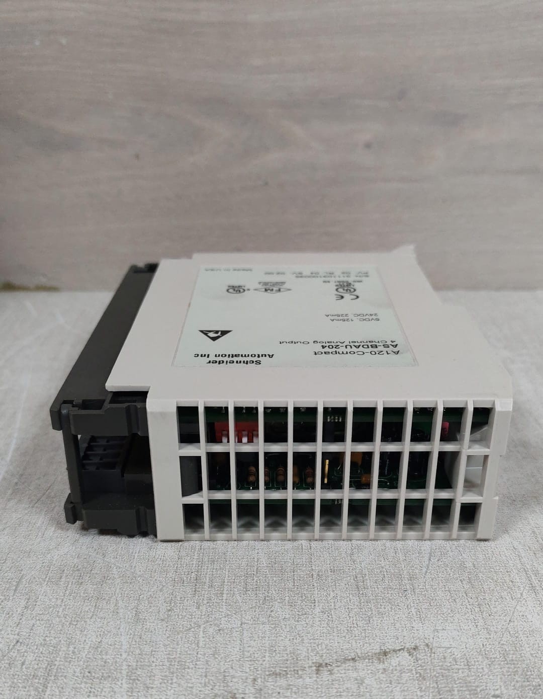 Schneider AS-BDAU-204 SCHNEIDER A120-COMPACT AS-BDAU-204 4 CHANNEL ANALOG OUTPUT 9