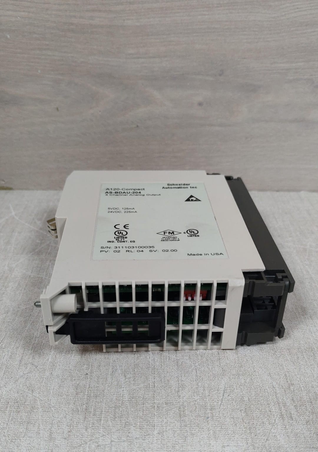 Schneider AS-BDAU-204 SCHNEIDER A120-COMPACT AS-BDAU-204 4 CHANNEL ANALOG OUTPUT 10