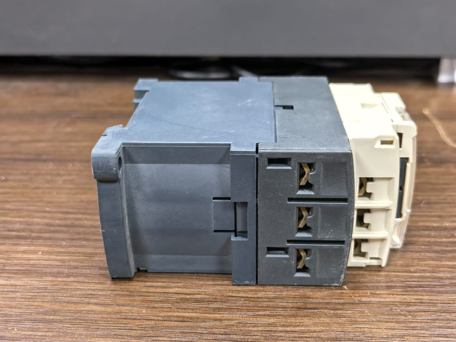 Telemecanique LC1D12/LC1D12FD TELEMECANIQUE LC1D12/LC1D12FD CONTACTOR 110VDC 6