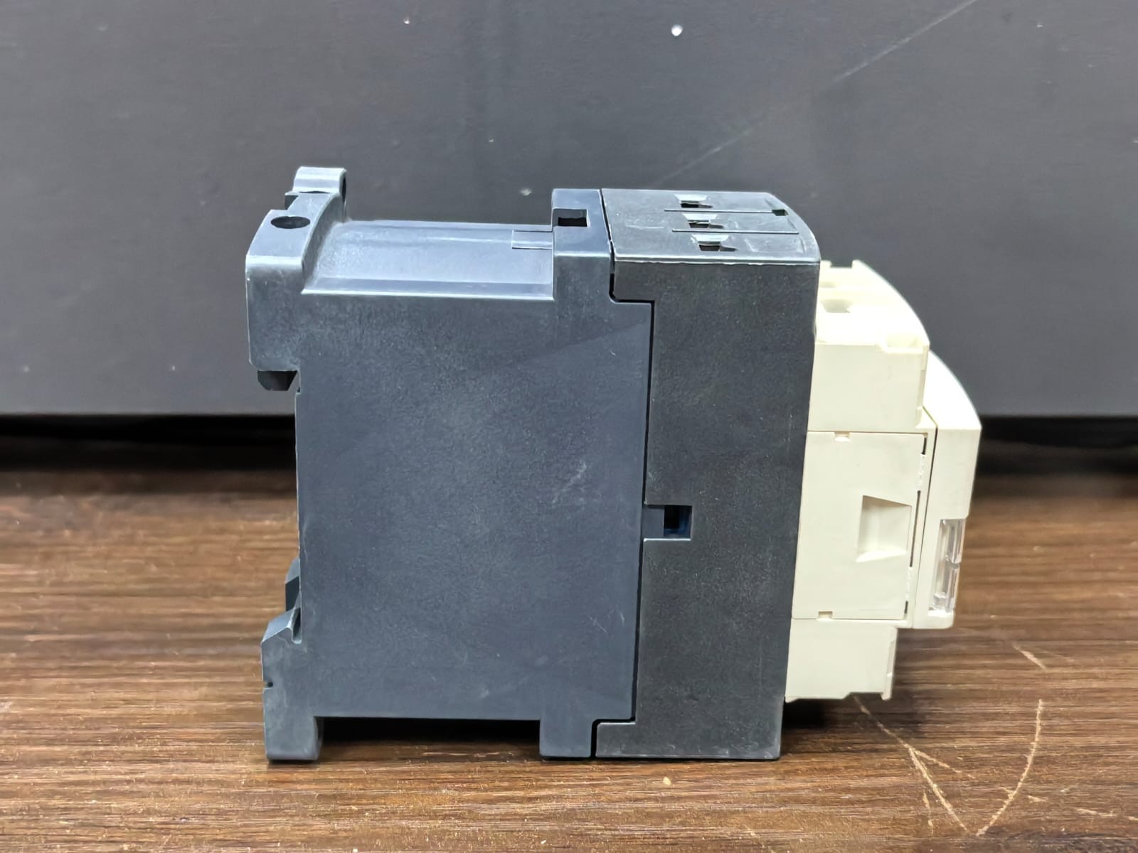 Telemecanique LC1D12/LC1D12FD TELEMECANIQUE LC1D12/LC1D12FD CONTACTOR 110VDC 7