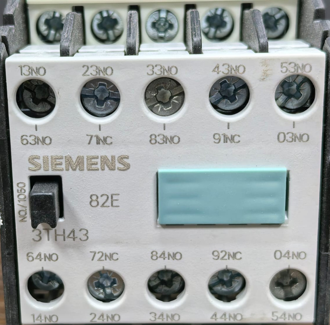 Siemens 3TH4382-0B SIEMENS 3TH4382-0B CONTACTOR RELAY 8S+2O/8NO+2NC 3
