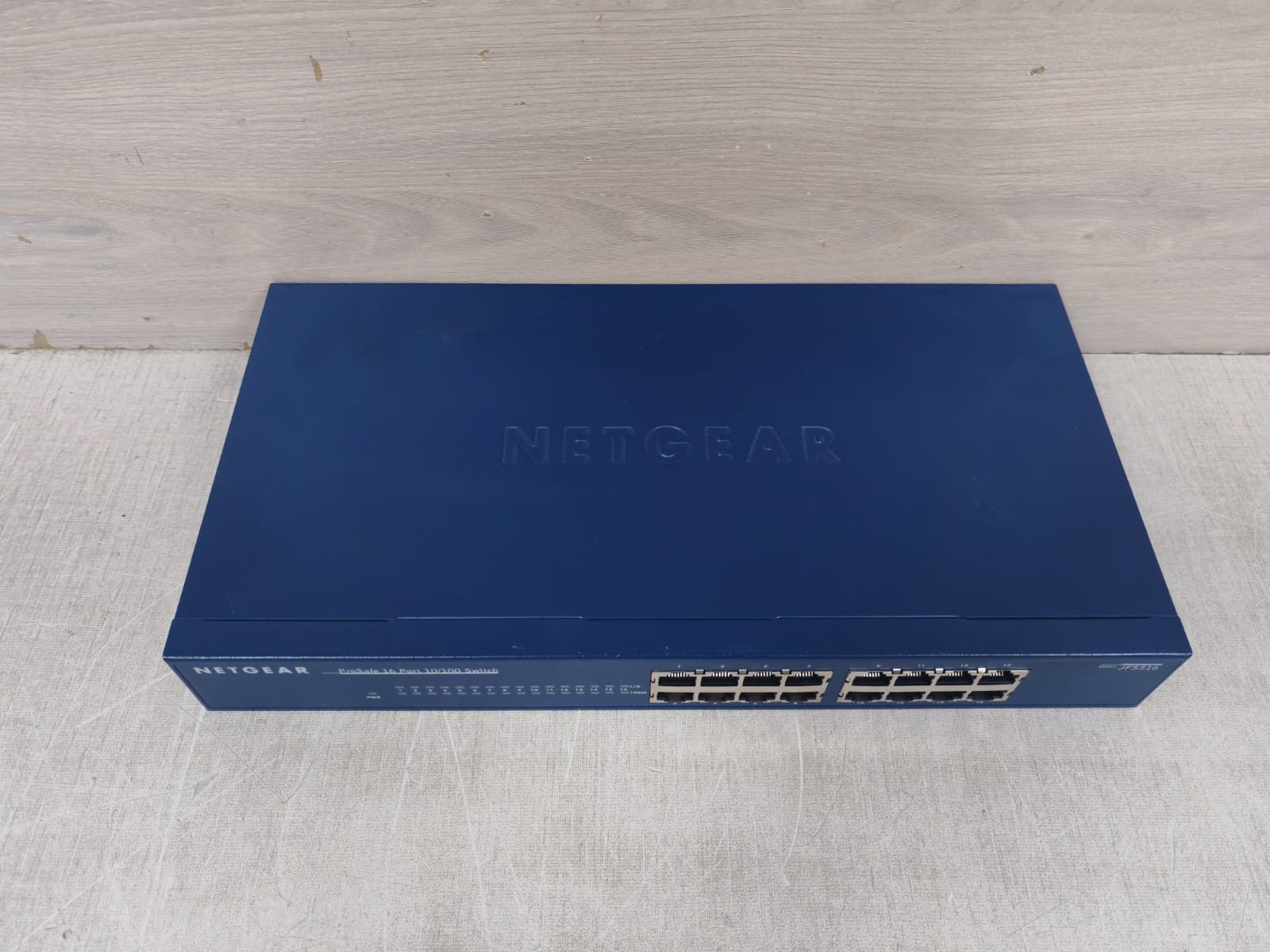 NETGEAR JFS516 NETGEAR PROSAFE 16 PORT 10/100 SWITCH ETHERNET JFS516 100-240V - W/ BOX 10