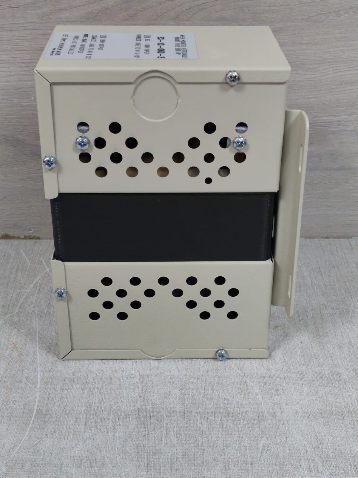 SOLA 23-13-060-2 SOLA CVS 23-13-060-2 CONSTANT VOLTAGE SINE WAVE OUTPUT 120V 6