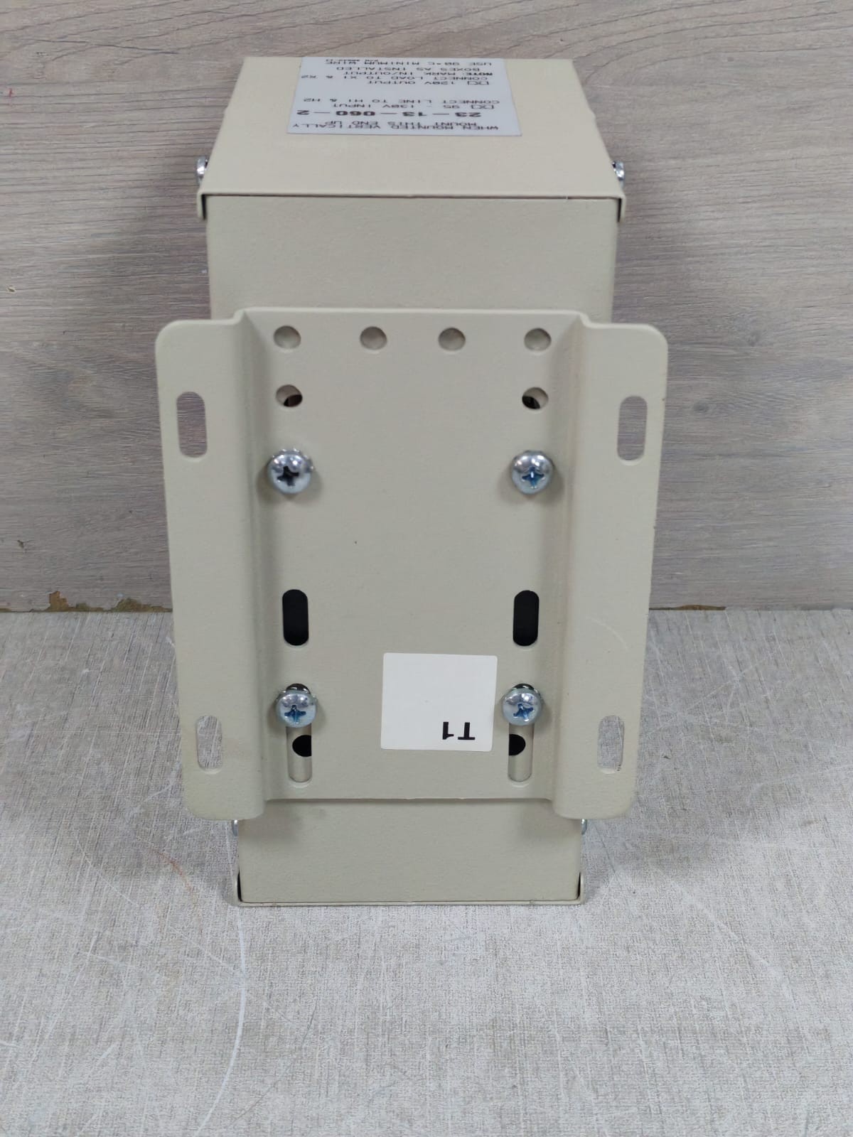 SOLA 23-13-060-2 SOLA CVS 23-13-060-2 CONSTANT VOLTAGE SINE WAVE OUTPUT 120V 9