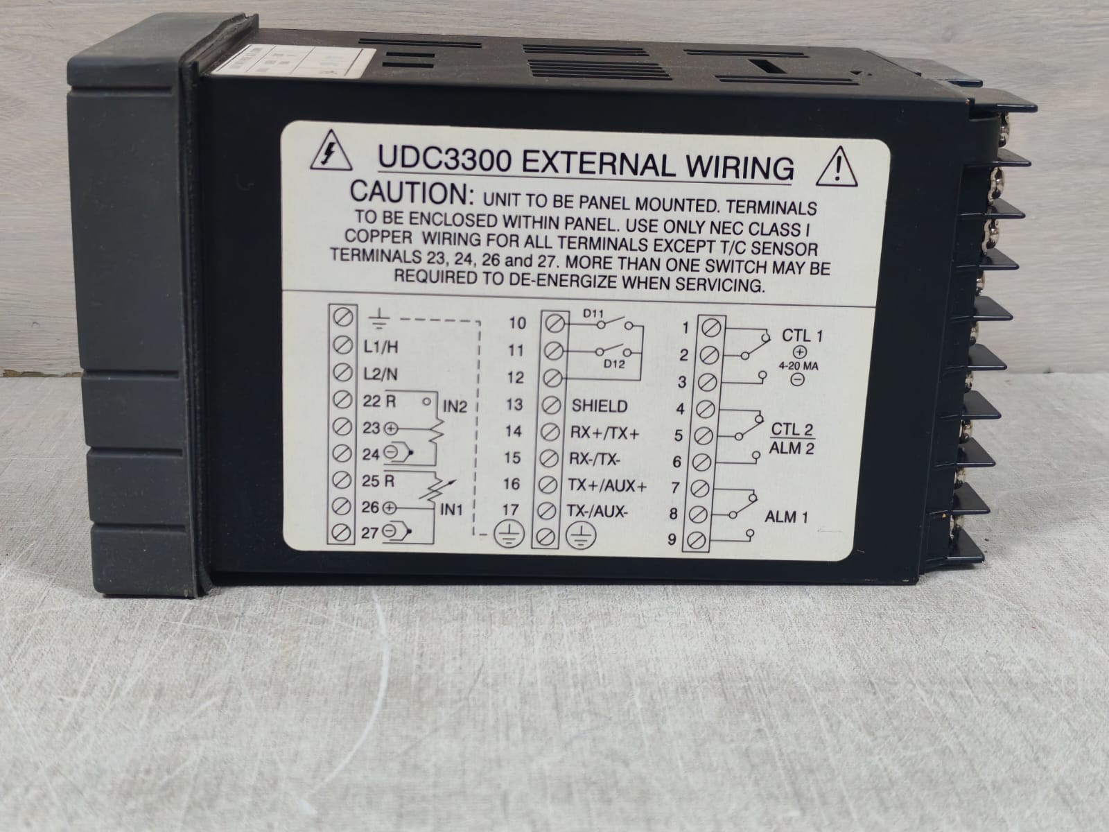 Honeywell UDC3300 HONEYWELL UDC3300 TEMPERATURE CONTROLLER 90-250VAC 7