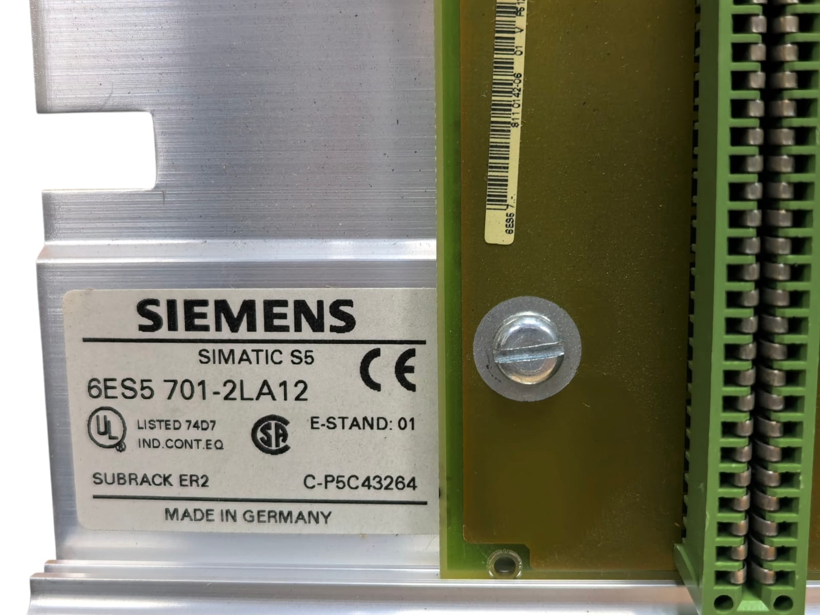 Siemens 6ES5 701-2LA12 SIEMENS 6ES5 701-2LA12 SIMATIC S5 SUBRACK ER2 2