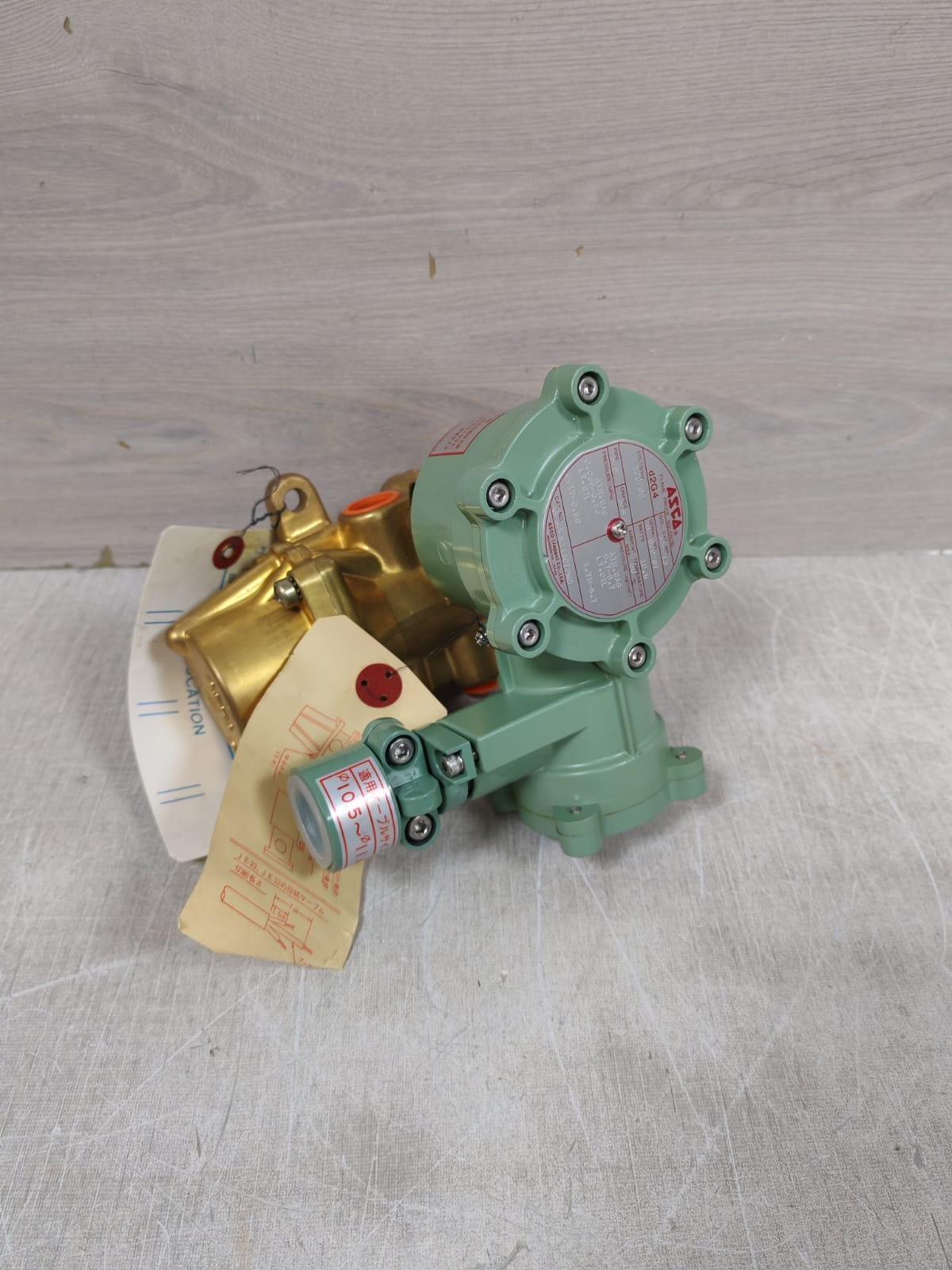 ASCO D2G4 JE32-8344G72M0 ASCO D2G4 JE32-8344G72M0 SOLENOID VALVE 120V/60HZ 4