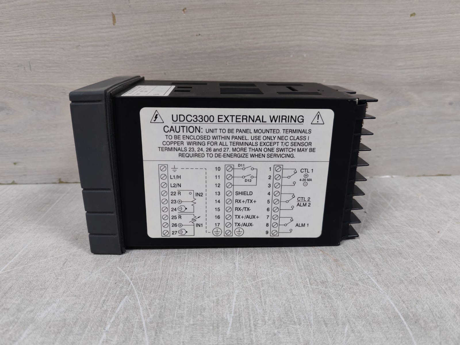 Honeywell UDC3300 HONEYWELL UDC3300 TEMPERATURE CONTROLLER 90-250VAC 10