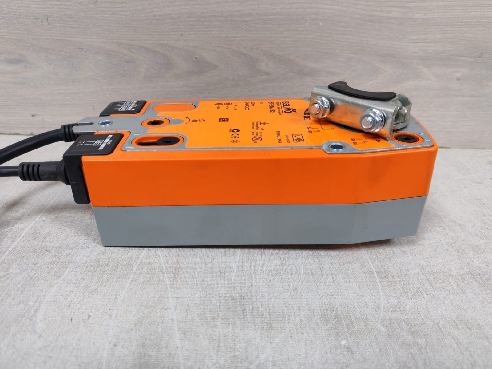 Belimo SF24A-S2 BELIMO SF24A-S2 ROTARY ACTUATOR 24VAC/DC 9