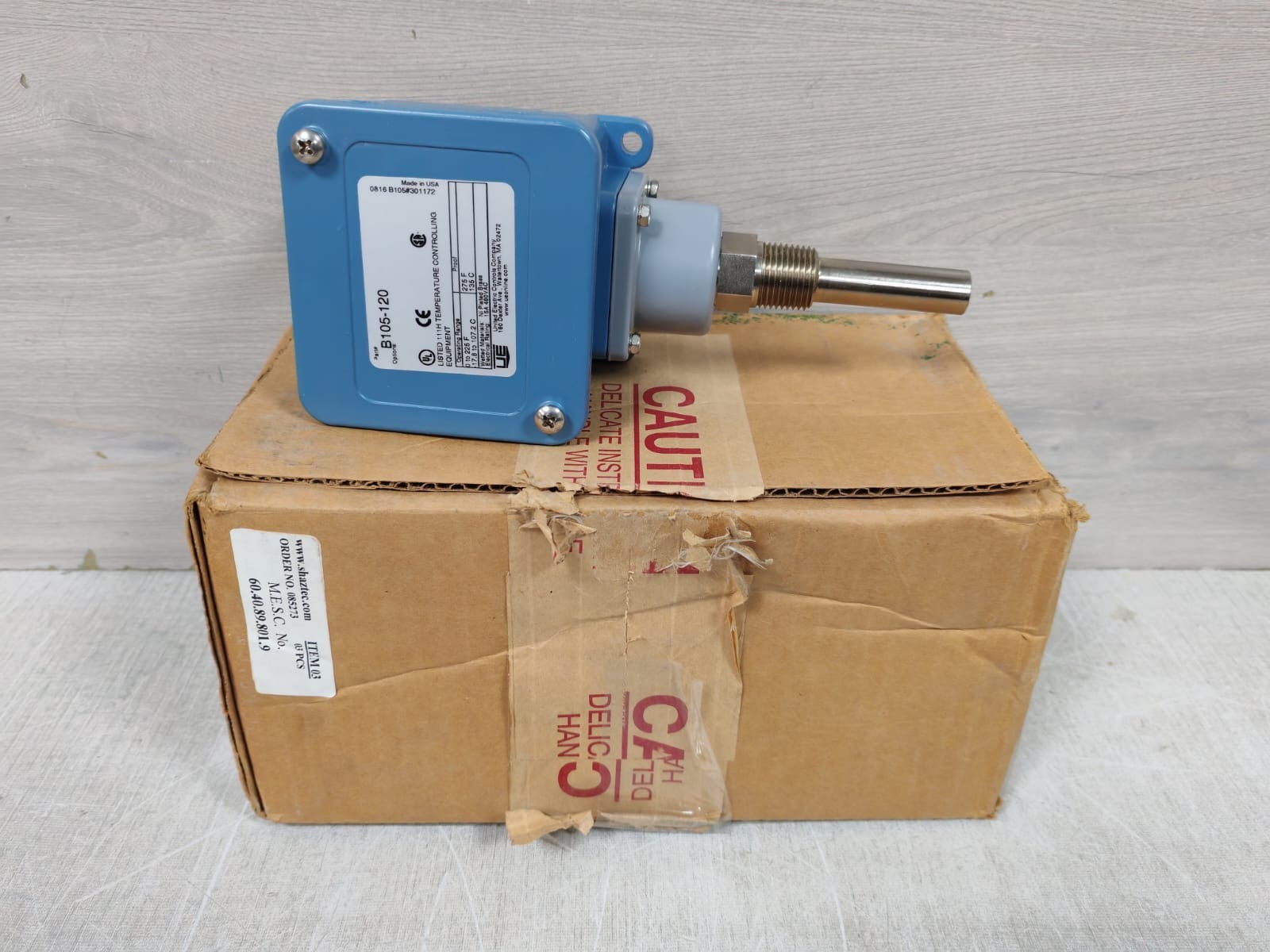 United Electric Controls B105 -120 UNITED ELECTRIC CONTROLS B105-120 TEMPERATURE CONTROLLING 0-225F 2