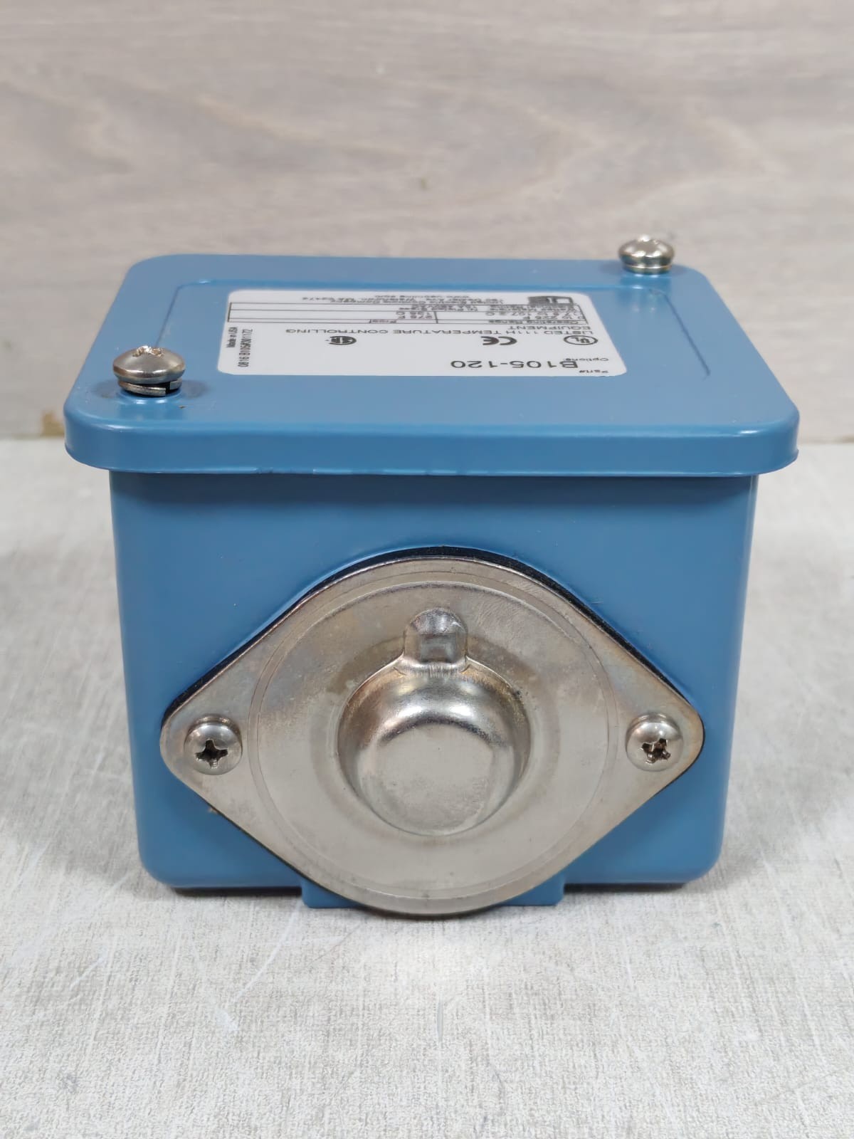 United Electric Controls B105 -120 UNITED ELECTRIC CONTROLS B105-120 TEMPERATURE CONTROLLING 0-225F 9