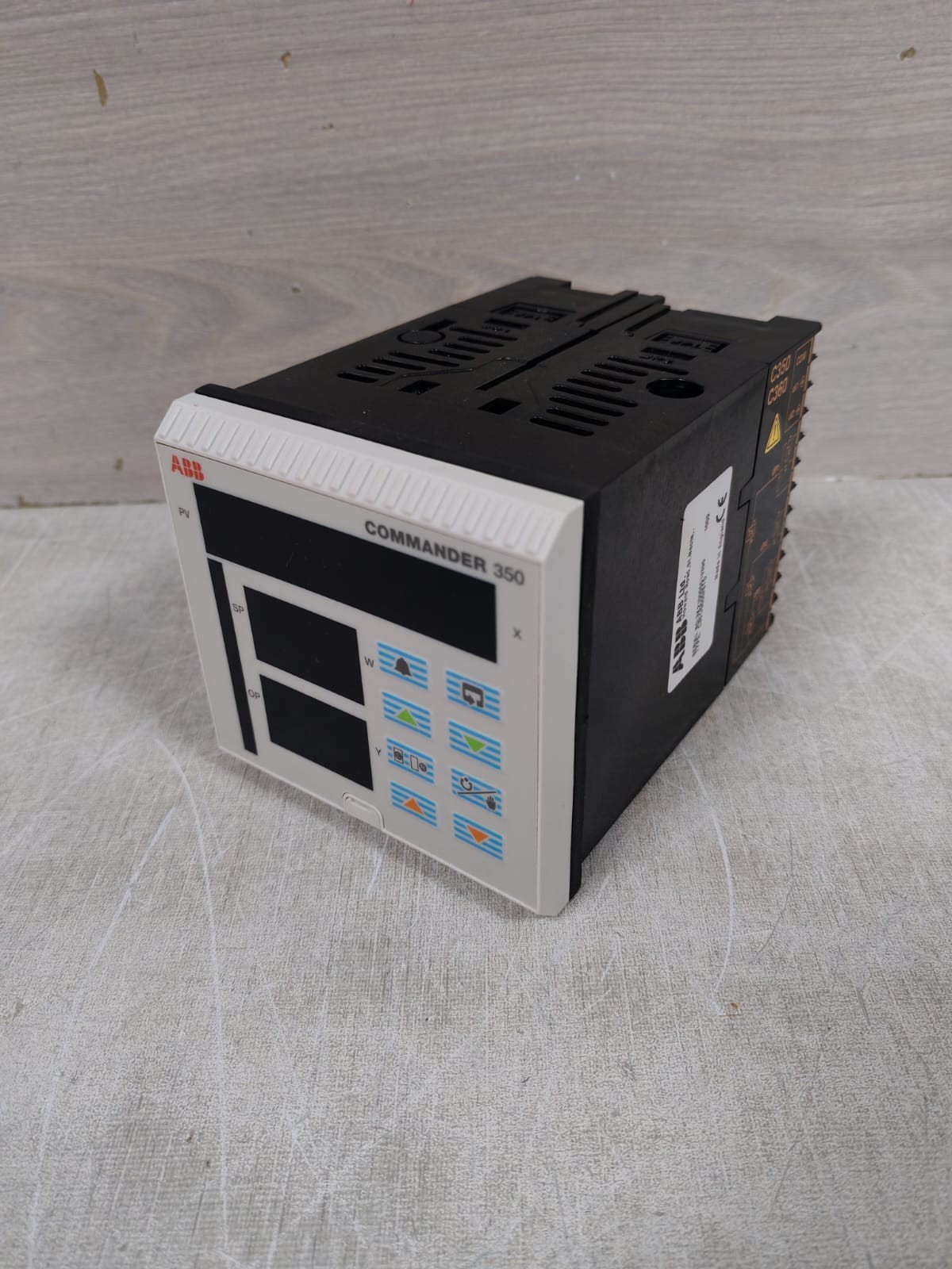 ABB C351/0000/STD ABB COMMANDER 350 C351/0000/STD UNIVERSAL PROCESS CONTROLLER 100-240VAC 5