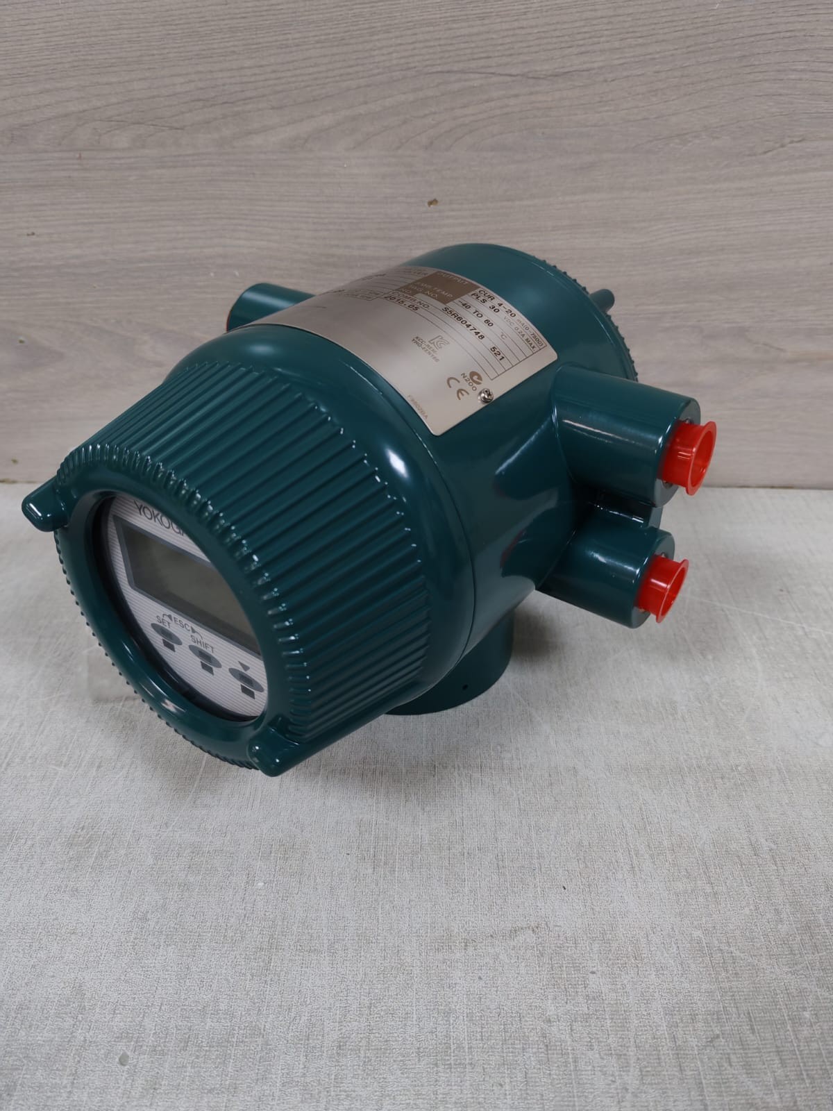 Yokogawa AXFA14G -E1-21 S1 YOKOGAWA AXFA14G -E1-21 S1 ADMAG AXF MAGNETIC FLOWMETER 100-120VDC 5