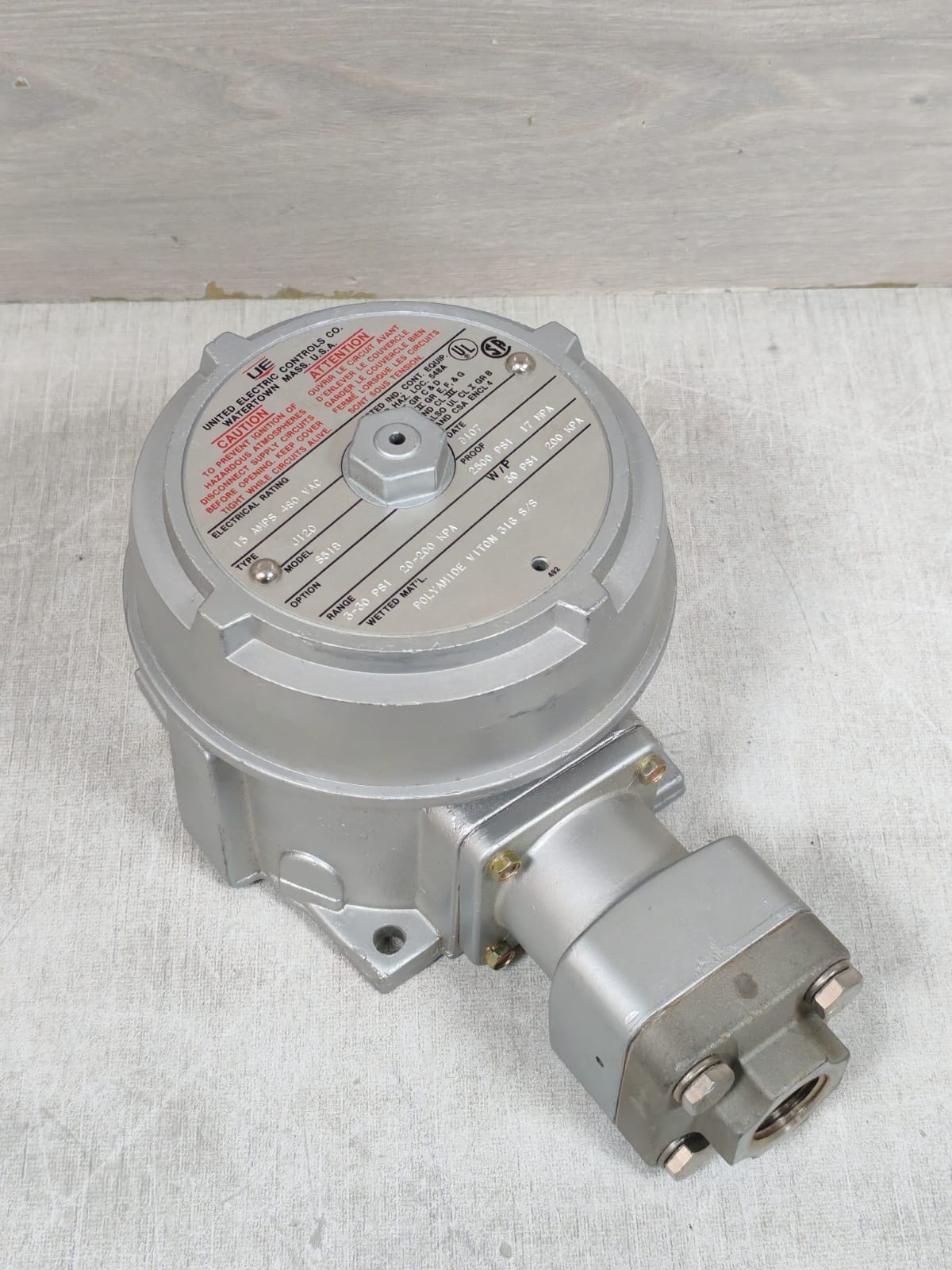 United Electric Controls J120 UNITED ELECTRIC CONTROLS J120 S51B PRESSURE SWITCH 15AMPS 480VAC 5