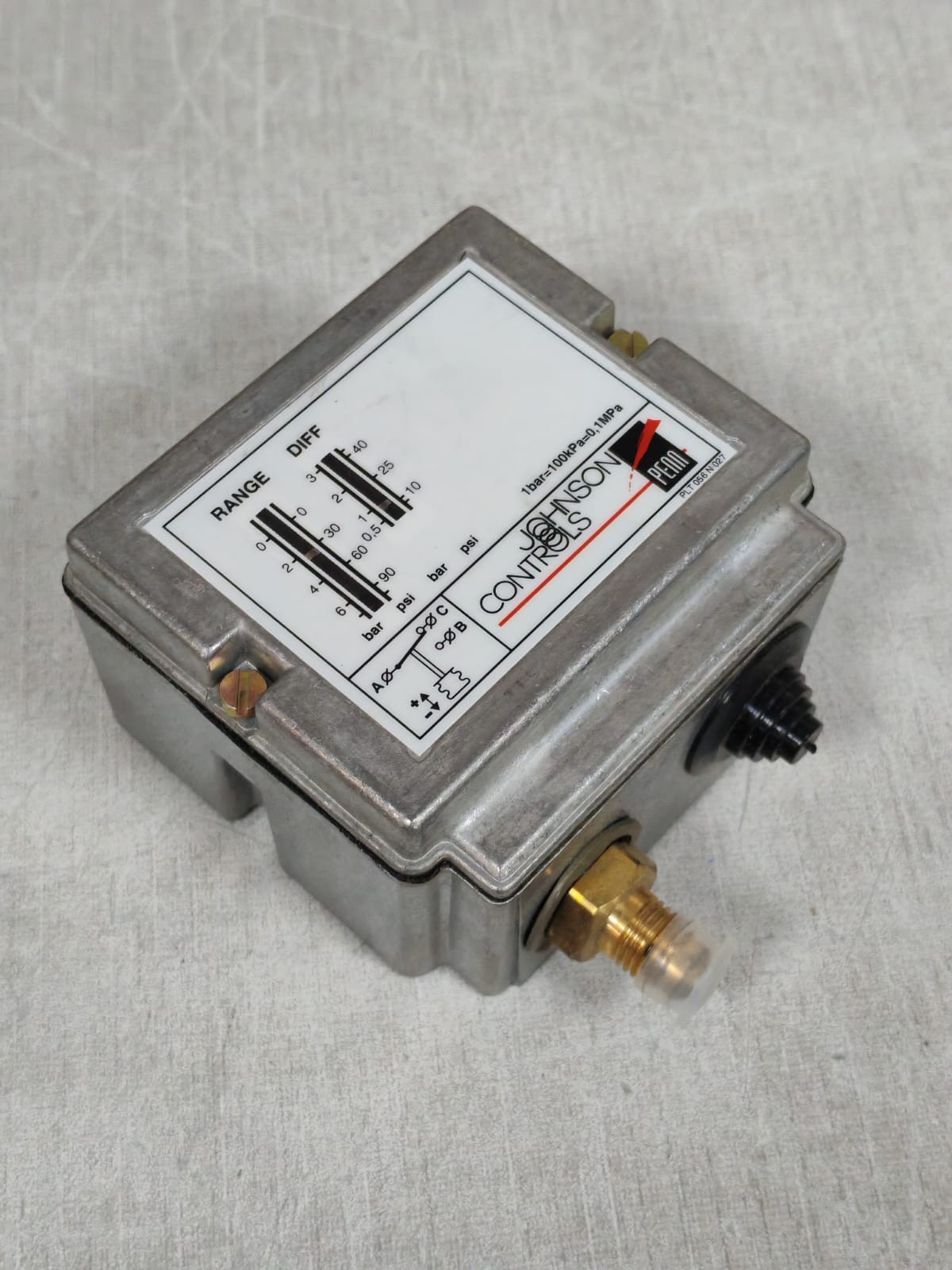 Johnson Controls P77AAA-9300 JOHNSON CONTROLS P77AAA-9300 PRESSURE CONTROL 4