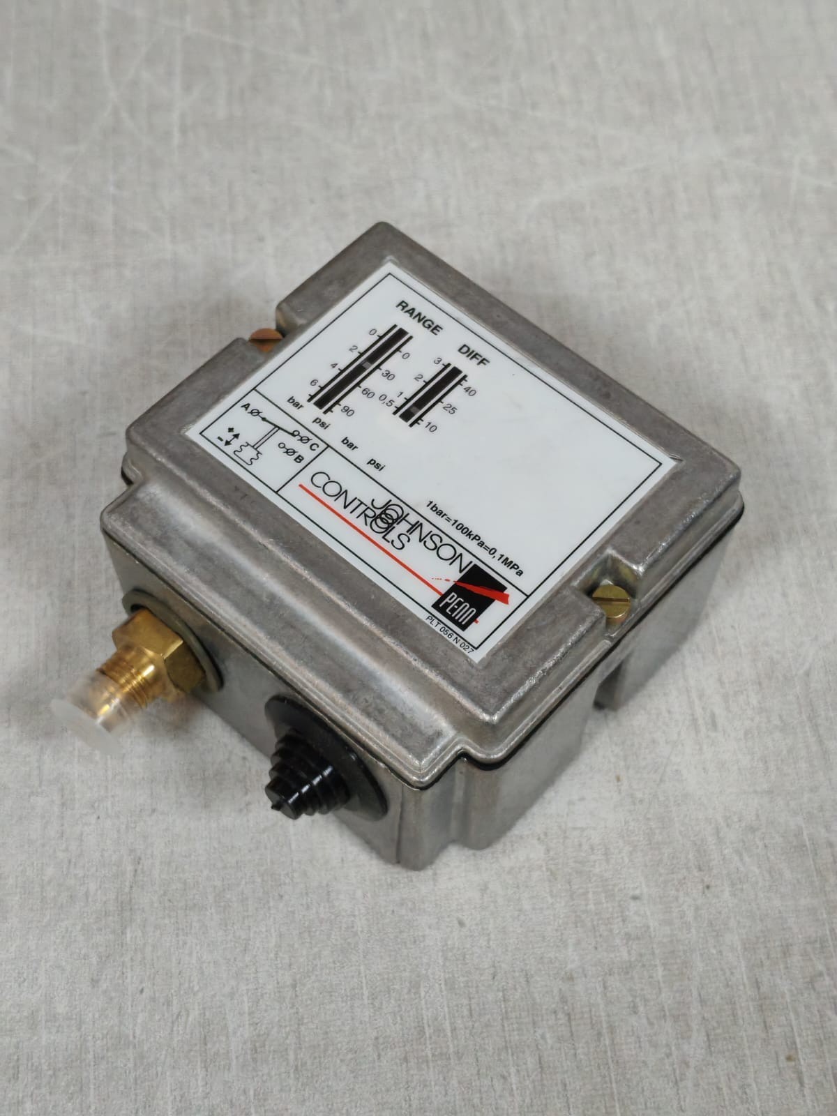 Johnson Controls P77AAA-9300 JOHNSON CONTROLS P77AAA-9300 PRESSURE CONTROL 5