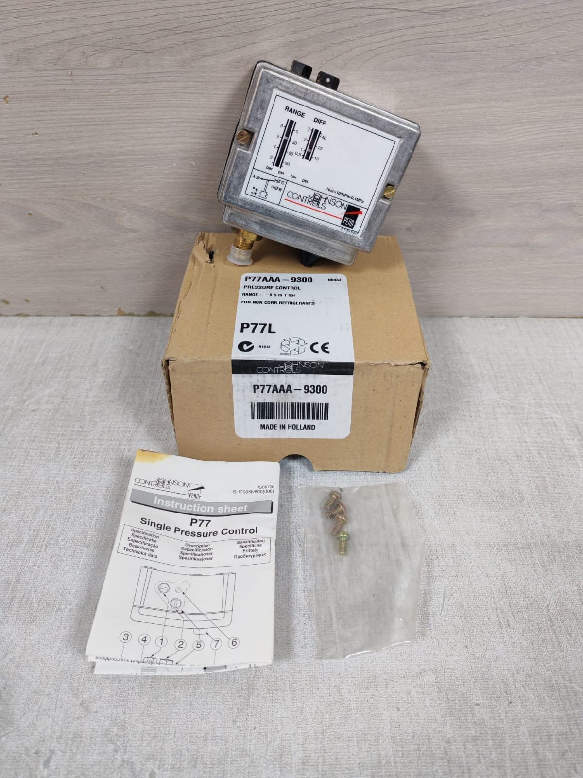 JOHNSON CONTROLS P77AAA-9300 PRESSURE CONTROL