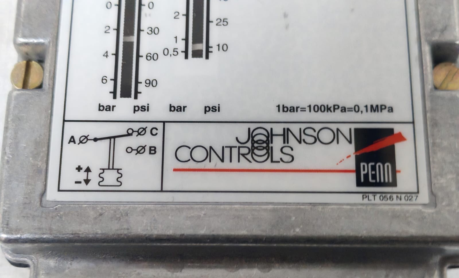 Johnson Controls P77AAA-9300 JOHNSON CONTROLS P77AAA-9300 PRESSURE CONTROL 1BAR 2