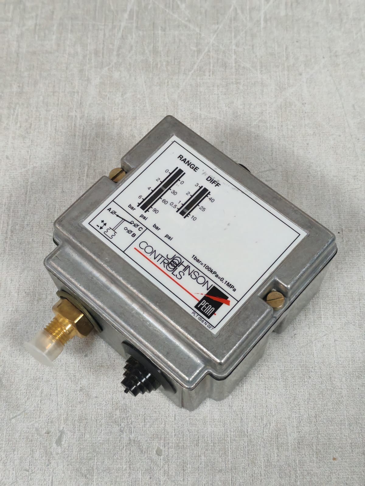 Johnson Controls P77AAA-9300 JOHNSON CONTROLS P77AAA-9300 PRESSURE CONTROL 1BAR 4