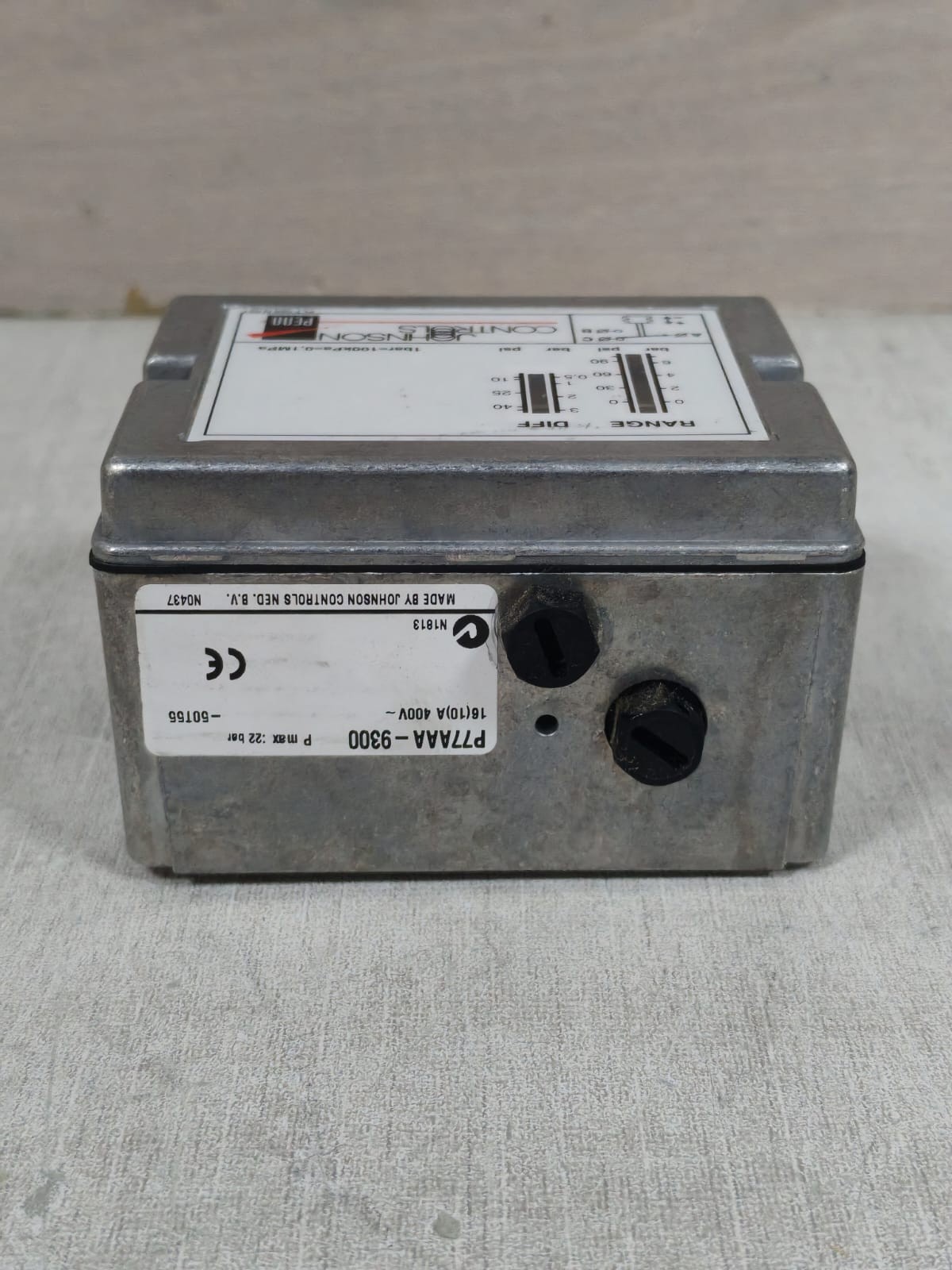 Johnson Controls P77AAA-9300 JOHNSON CONTROLS P77AAA-9300 PRESSURE CONTROL 1BAR 8