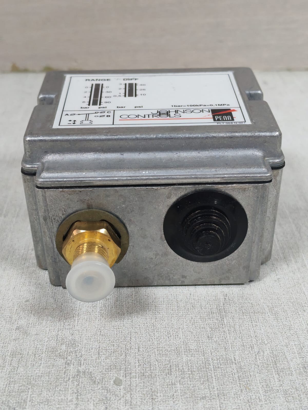 Johnson Controls P77AAA-9300 JOHNSON CONTROLS P77AAA-9300 PRESSURE CONTROL 1BAR 9