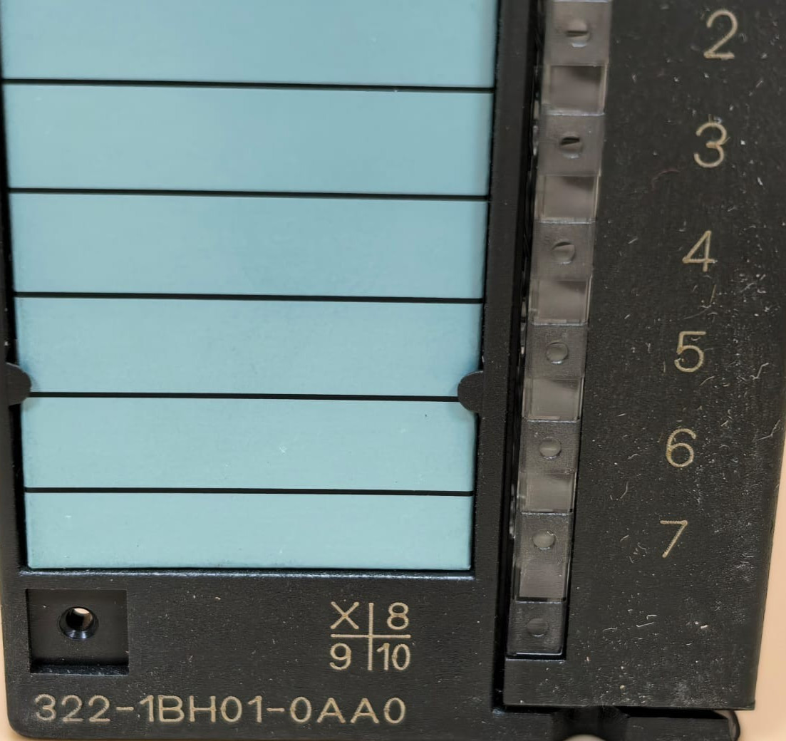 Siemens 6ES7 322-1BH01-0AA0 SIEMENS 6ES7 322-1BH01-0AA0 SIMATIC S7 DIGITAL OUTPUT SM322 4