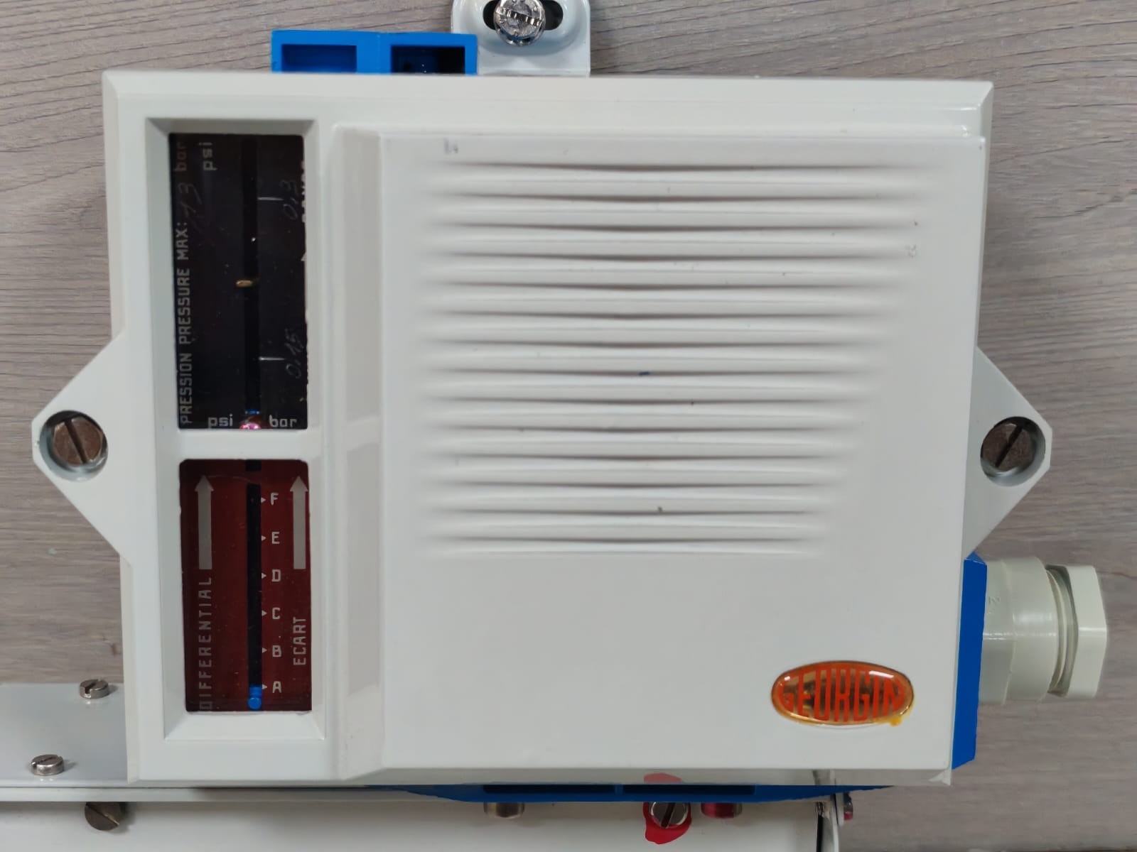 GEORGIN DPB16P10 GEORGIN DPB16P10 / OPD16BJSA0000 PRESSURE SWITCH 13 BAR 2