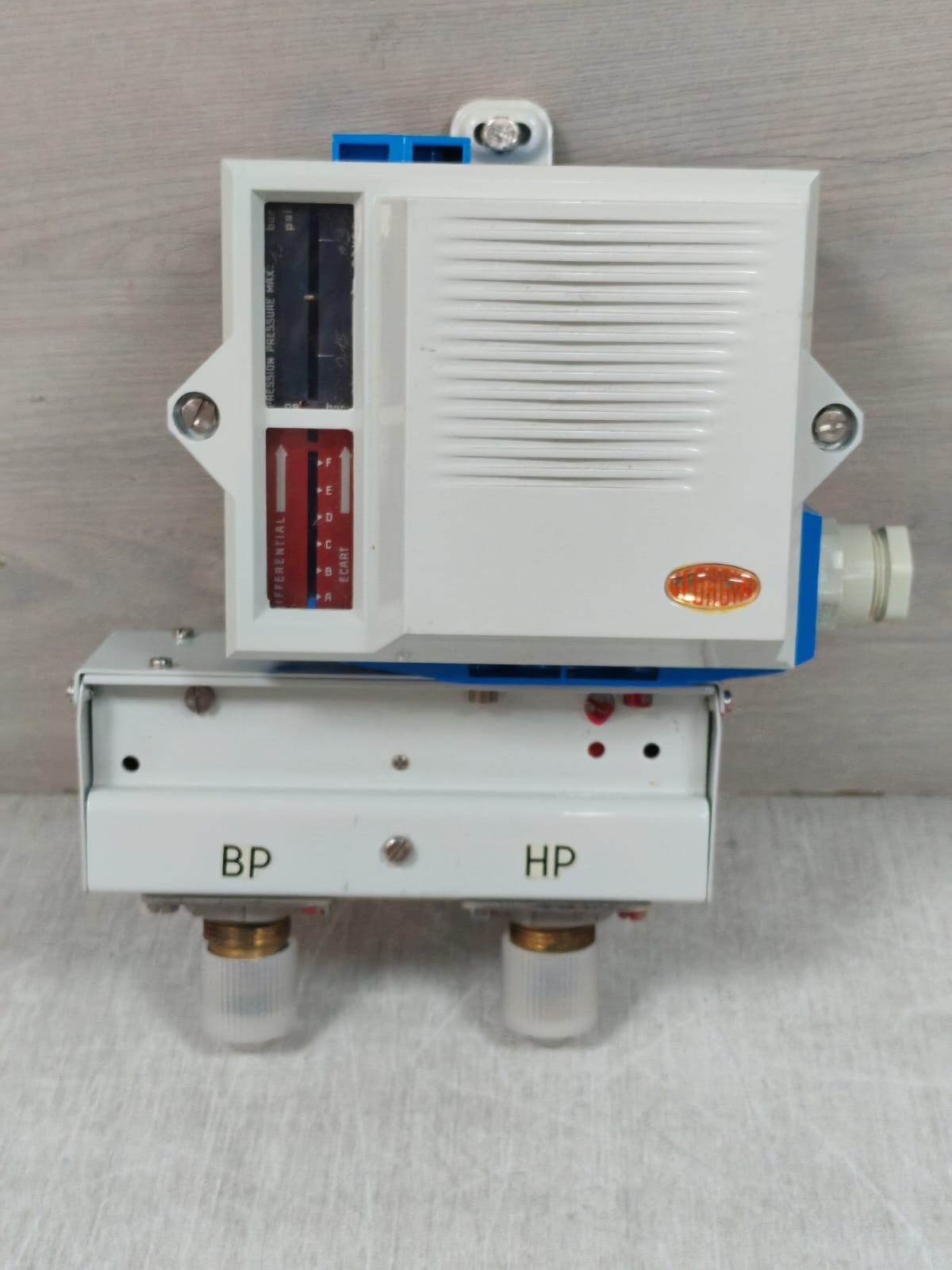 GEORGIN DPB16P10 / OPD16BJSA0000 PRESSURE SWITCH 13 BAR
