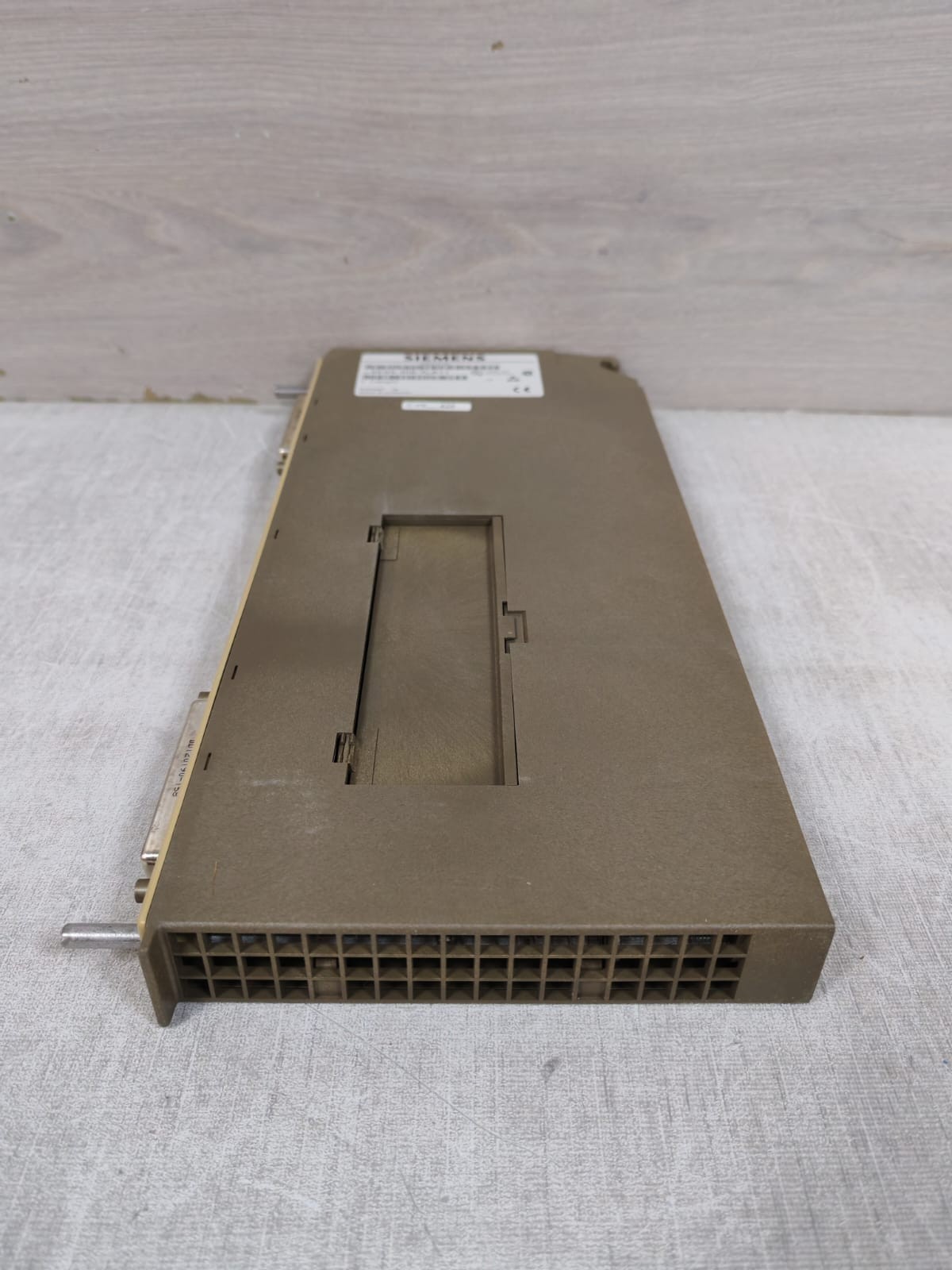 Siemens 6ES5 306-7LA11 SIEMENS SIMATIC S5 6ES5 306-7LA11 INTERFACE MODULE E-STAND: 05 7
