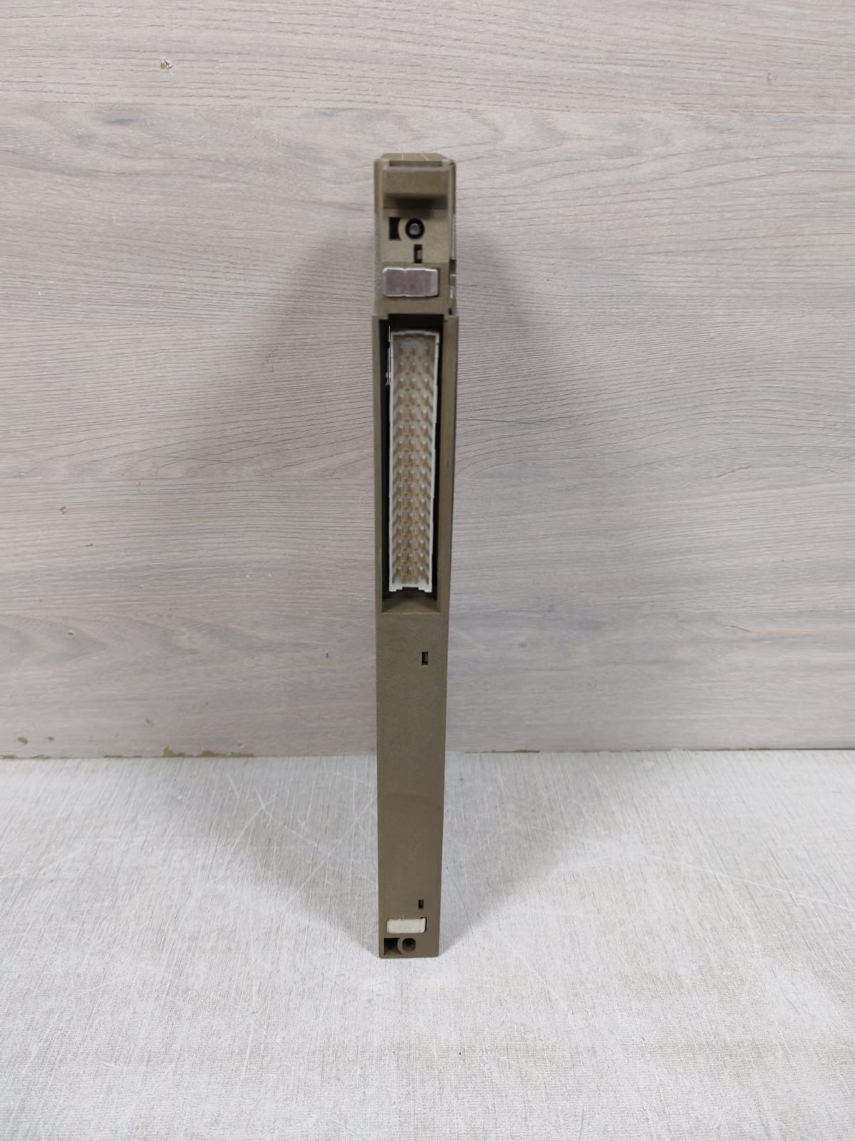 Siemens 6ES5 306-7LA11 SIEMENS SIMATIC S5 6ES5 306-7LA11 INTERFACE MODULE E-STAND: 05 9