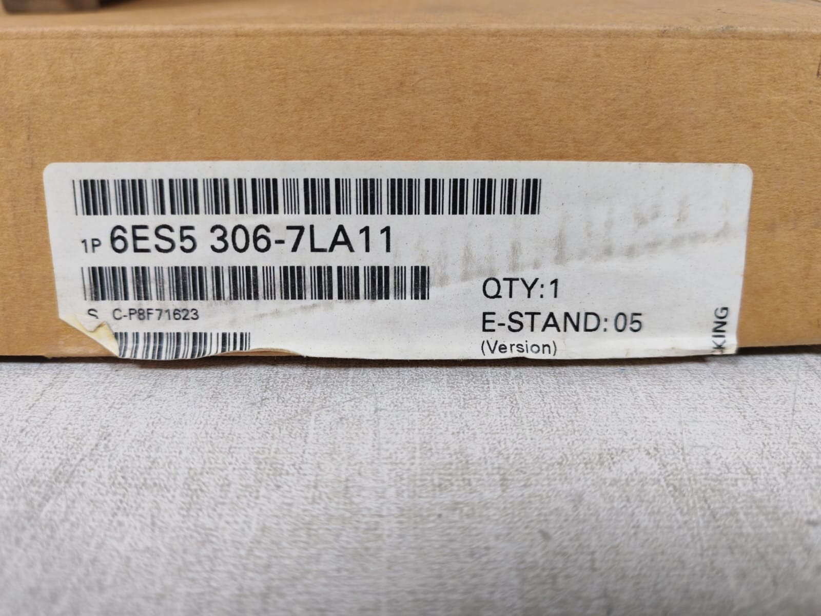 Siemens 6ES5 306-7LA11 SIEMENS SIMATIC S5 6ES5 306-7LA11 INTERFACE MODULE E-STAND: 05 10