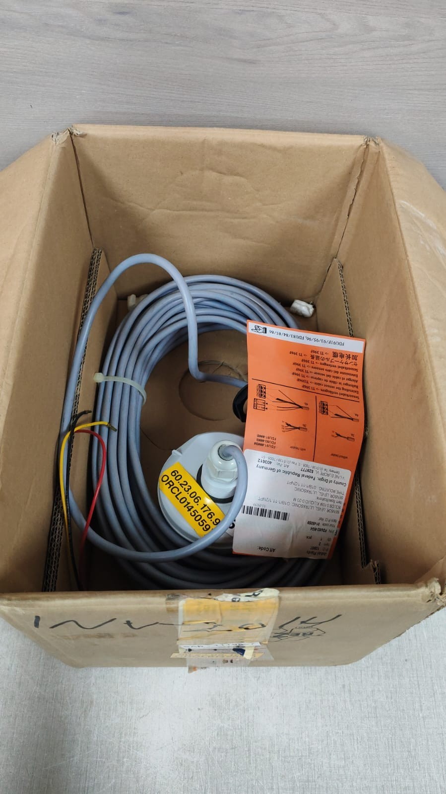 Endress+Hauser FDU92-RG4A ENDRESS+HAUSER FDU92-RG4A PROSONIC S ULTRASONIC SENSOR 9