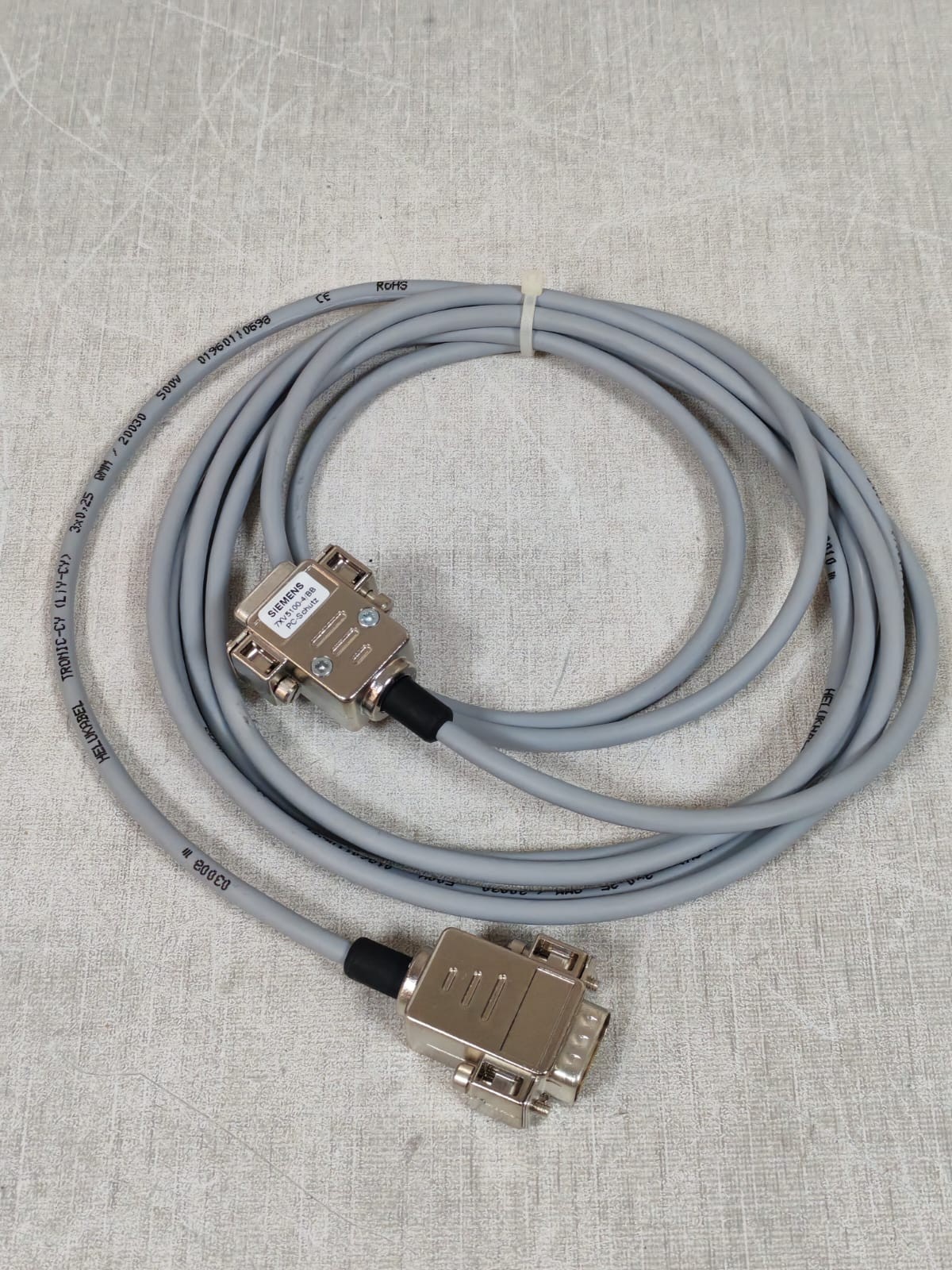 Siemens C73195-A100-B44-3B-7406/7XV5100-4/BB SIEMENS 7XV5100-4 C73195-A100-B44-3B-7406/7XV5100-4/BB PC SCHUTZ CABLE 4