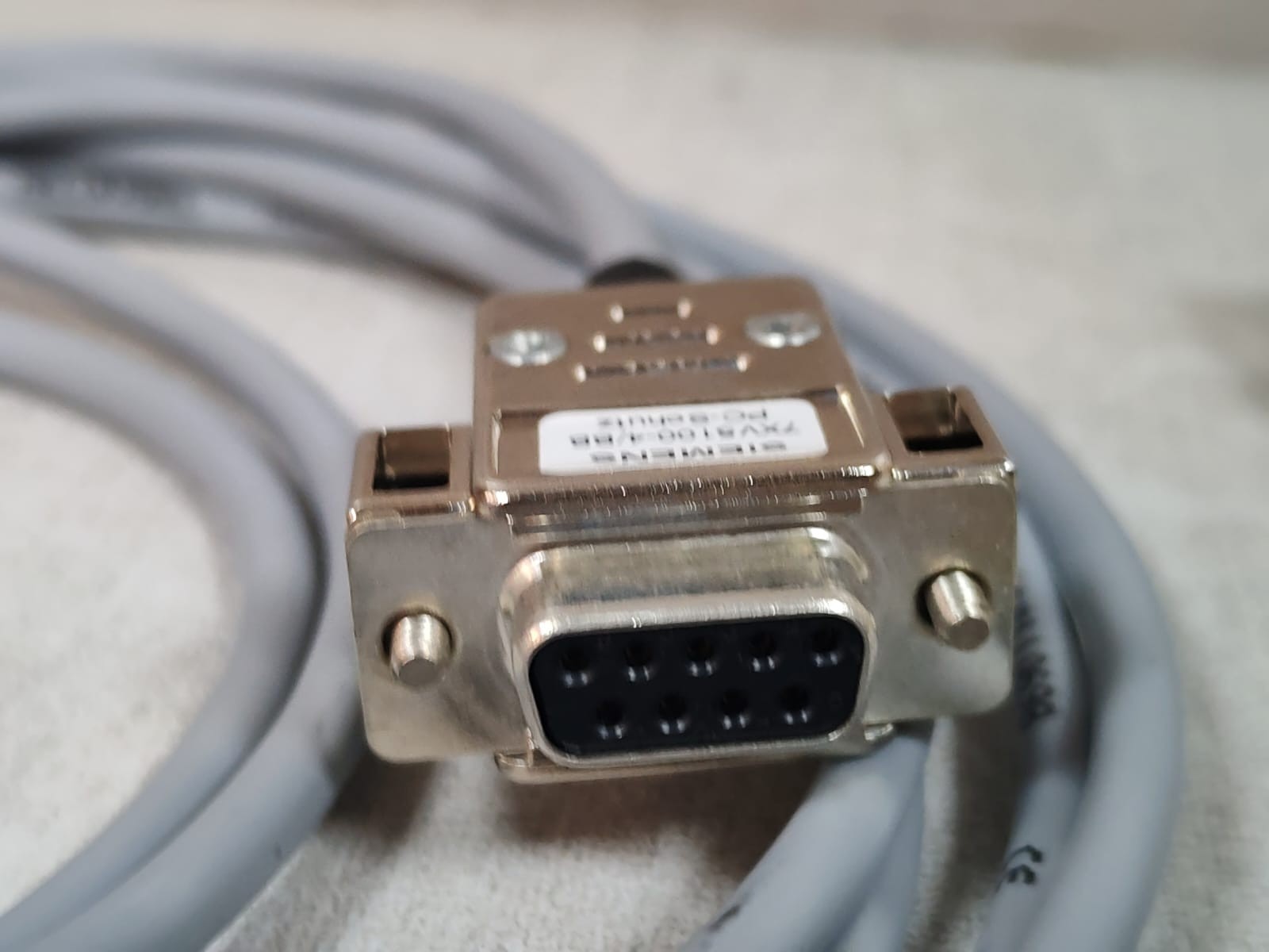 Siemens C73195-A100-B44-3B-7406/7XV5100-4/BB SIEMENS 7XV5100-4 C73195-A100-B44-3B-7406/7XV5100-4/BB PC SCHUTZ CABLE 5