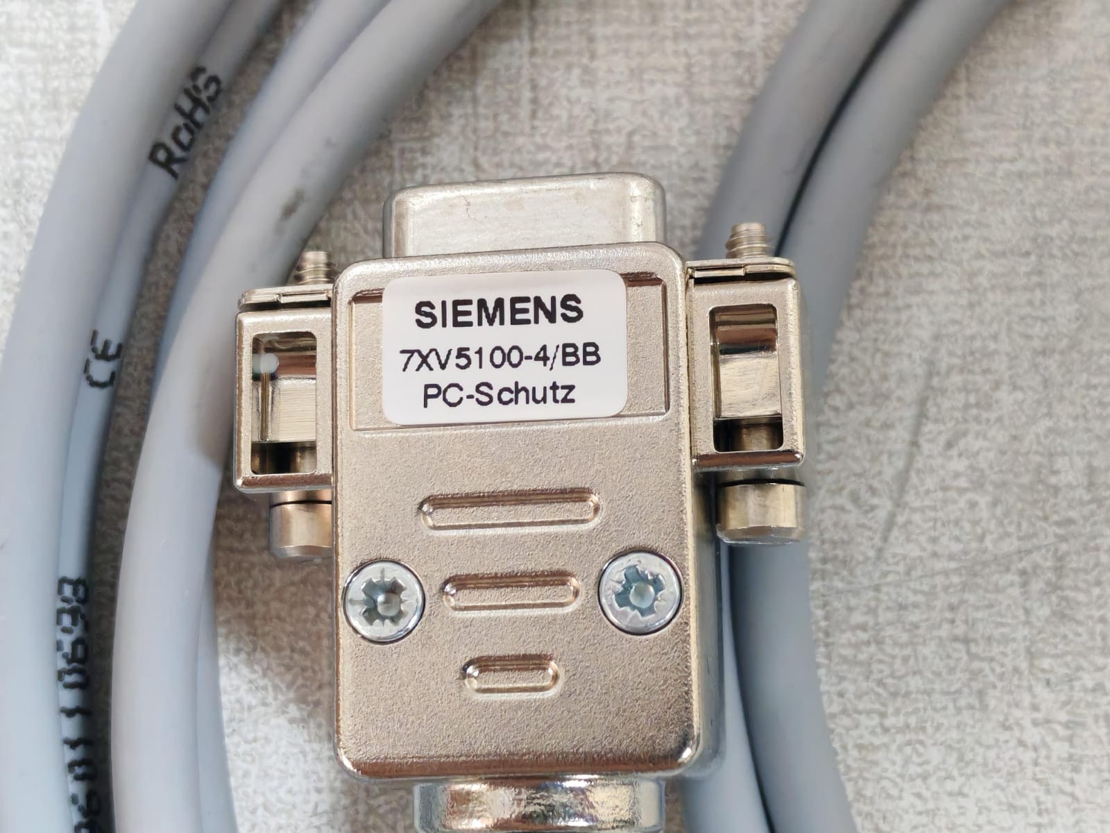 Siemens C73195-A100-B44-3B-7406/7XV5100-4/BB SIEMENS 7XV5100-4 C73195-A100-B44-3B-7406/7XV5100-4/BB PC SCHUTZ CABLE 6