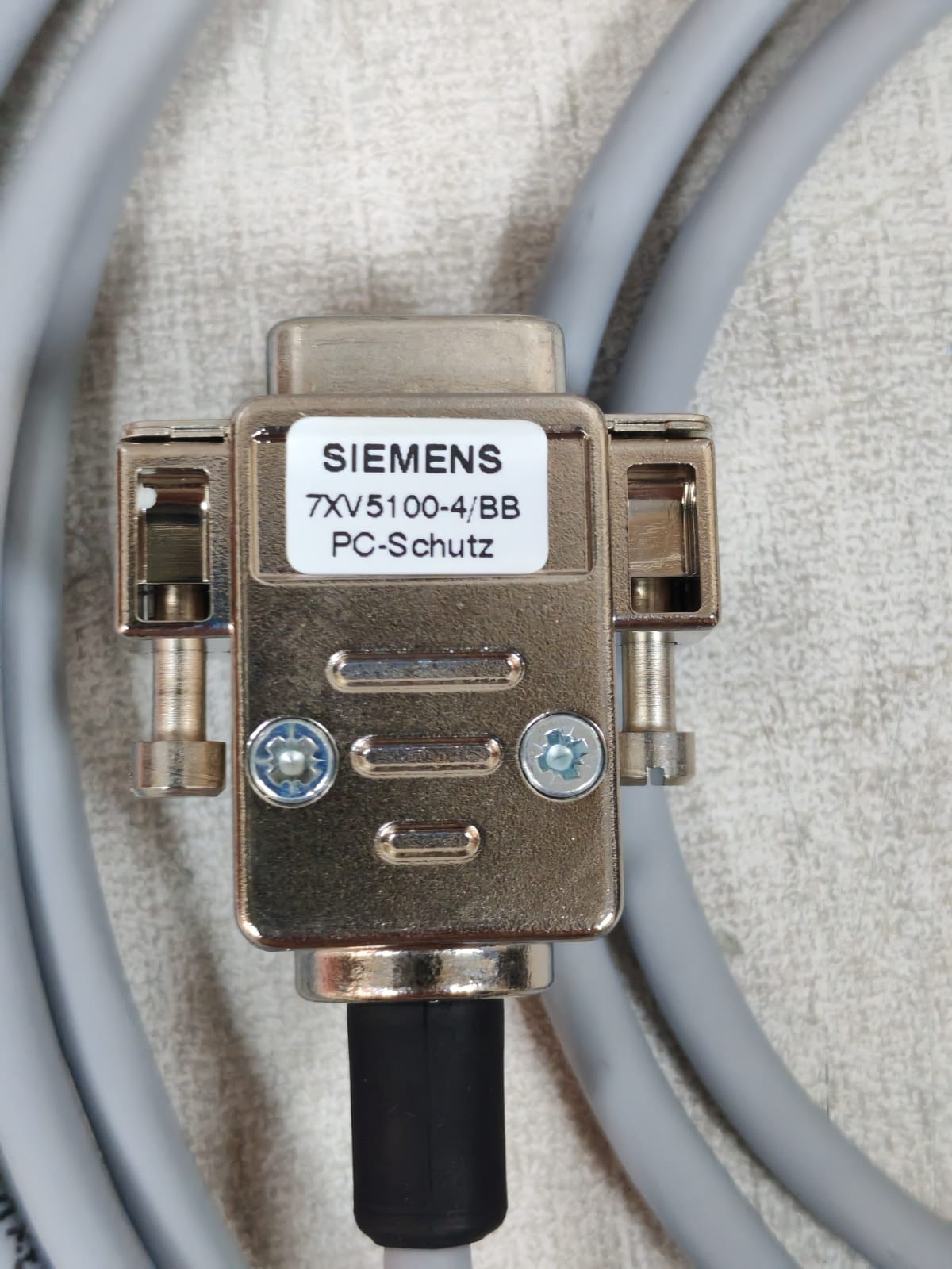 Siemens C73195-A100-B44-3B-7406/7XV5100-4/BB SIEMENS 7XV5100-4 C73195-A100-B44-3B-7406/7XV5100-4/BB PC SCHUTZ CABLE 8