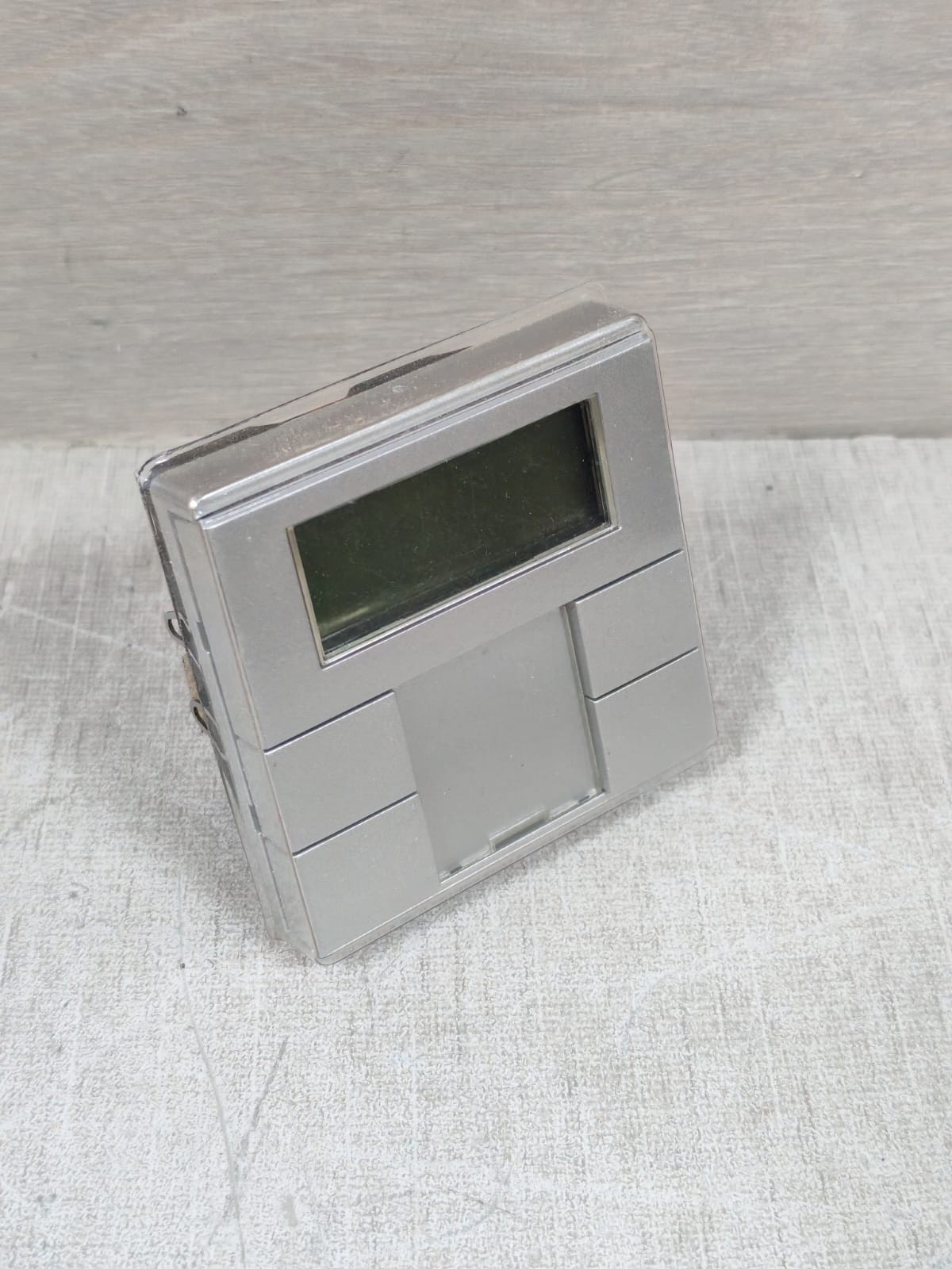 Schneider Electric MTN6212-0460 SCHNEIDER ELECTRIC MTN6212-0460 KNX PUSH-BUTTON 2 GANG W/ ROOM TEMP.CONTROL UNIT 4
