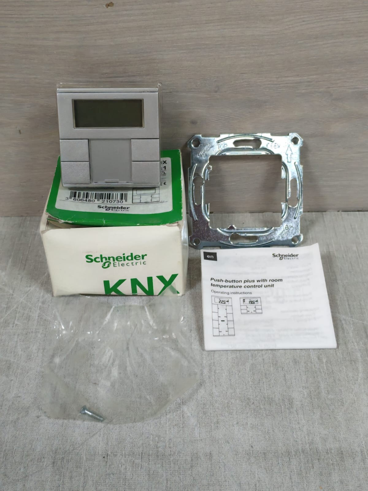 SCHNEIDER ELECTRIC MTN6212-0460 KNX PUSH-BUTTON 2 GANG W/ ROOM TEMP.CONTROL UNIT
