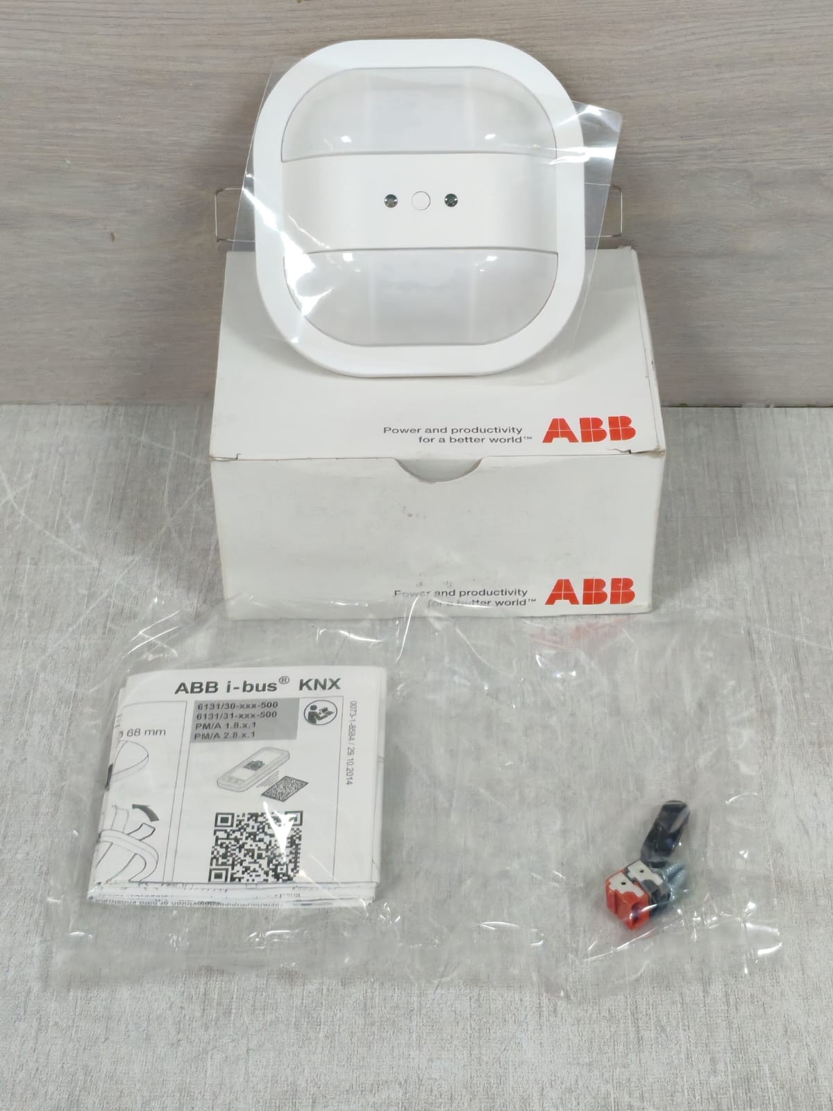 ABB 6131/30-24-500 /6131/30-(2)(1..)-500 KNX BUSCH PRESENCE DETECTORS