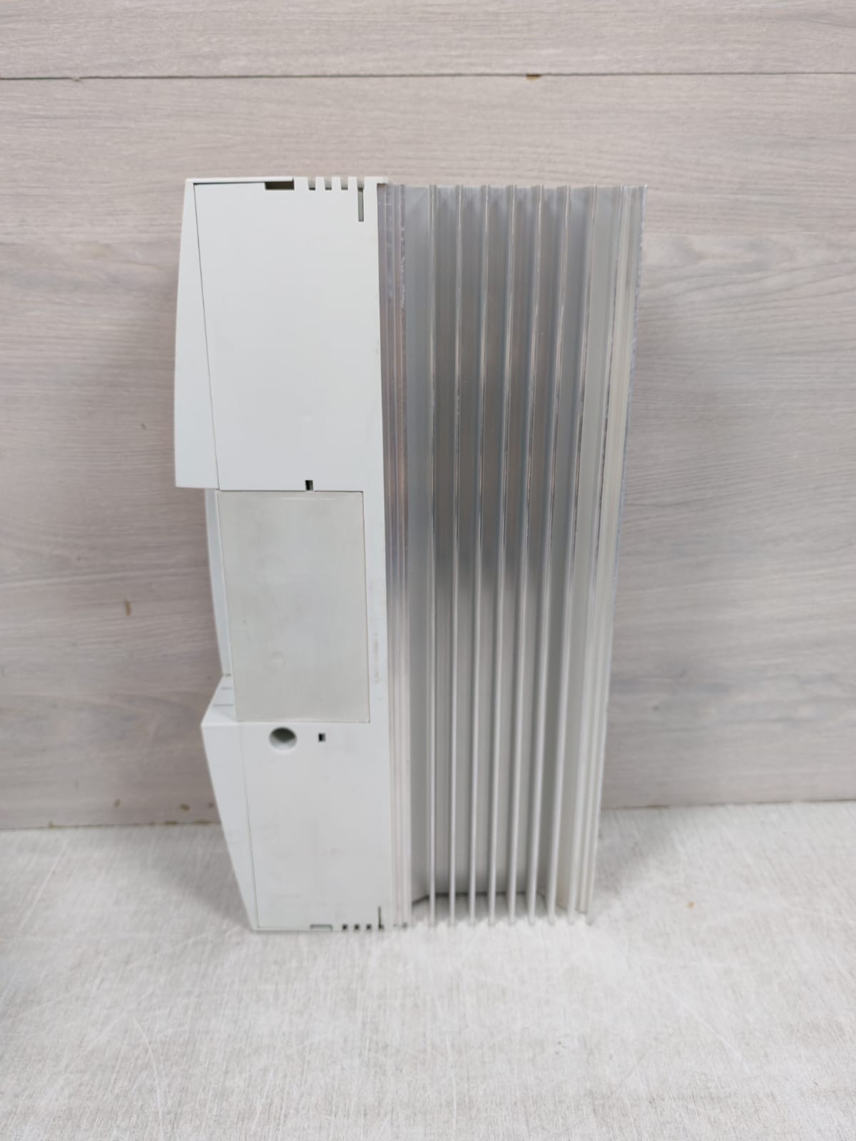 Lenze EMB9352-E LENZE EMB9352-E SERIES BRAKE UNIT 765V 9