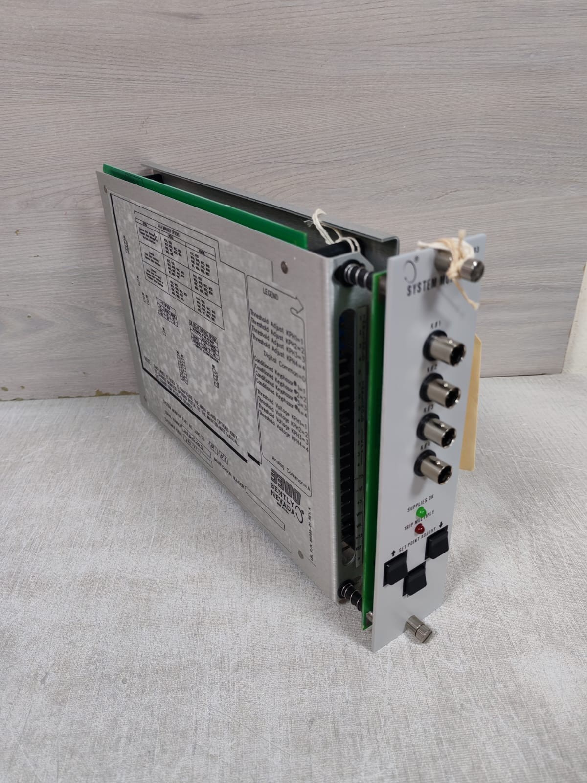 Bently Nevada 3300/03 3300/03-01-01 BENTLY NEVADA 3300/03 3300/03-01-01 SYSTEM MONITOR INTERFACE MODULE 5