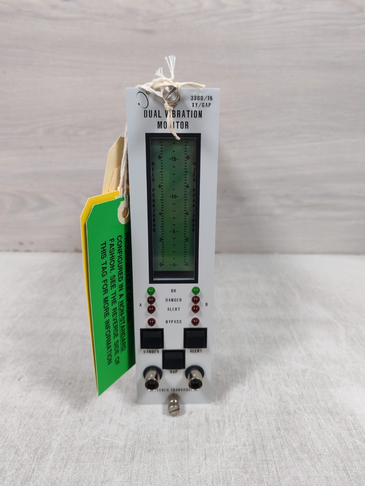 BENTLY NEVADA 3300/16 3300/16-03-01-00-01-01-00 XY/GAP DUAL VIBRATION MONITOR