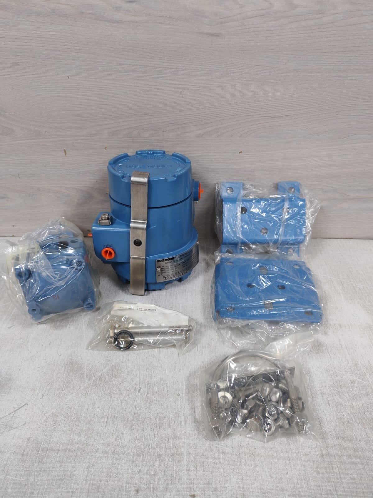 ROSEMOUNT ANALYTICAL 3311 / 3311DS3J1E9B2F2 CURRENT TO PRESSURE TRANSDUCER 100MA