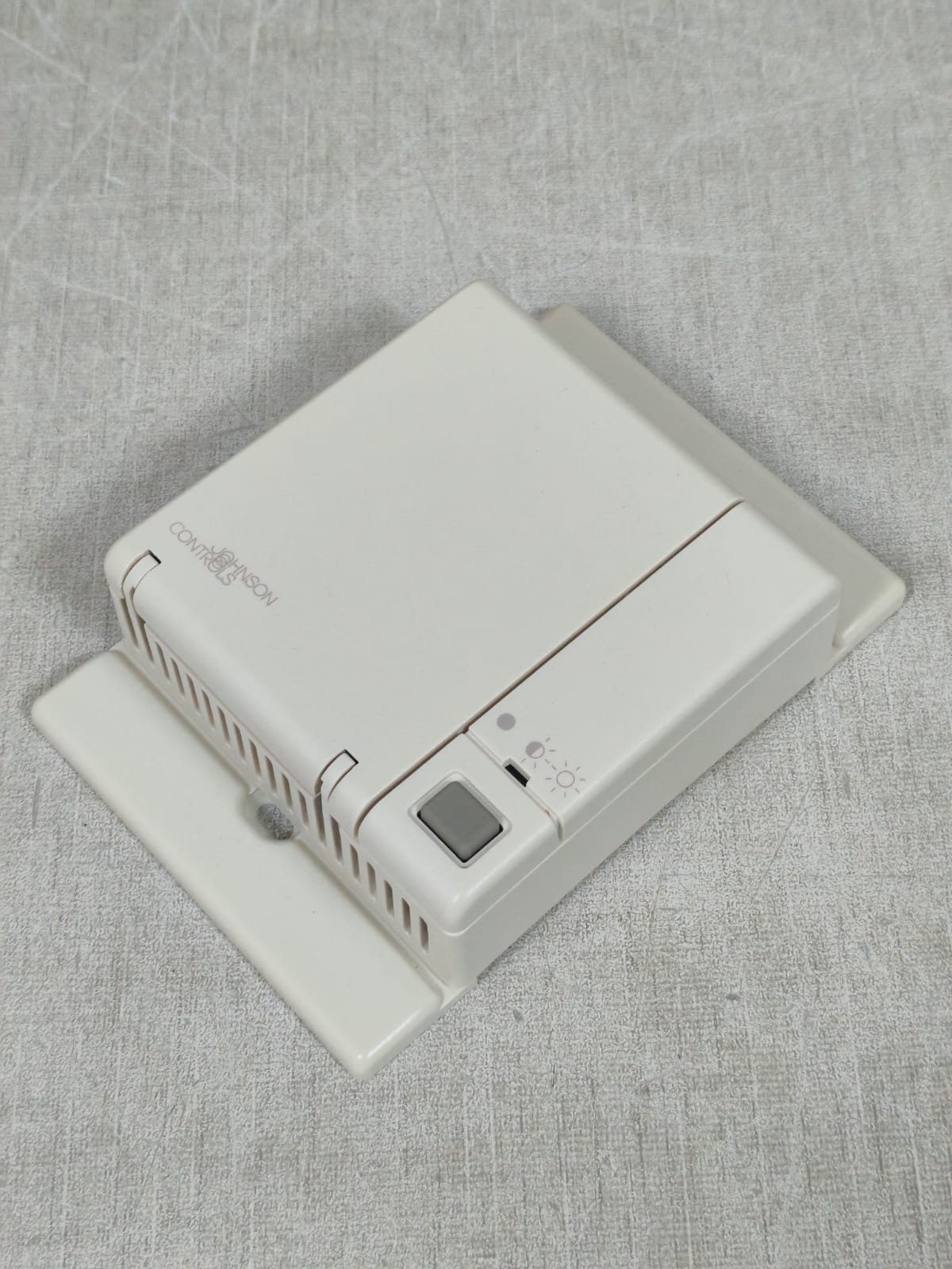 Johnson Controls TE-67NP-2N00 JOHNSON CONTROLS TE-67NP-2N00 1K NICKEL SENSOR TERM BLOCK SINGLE 5