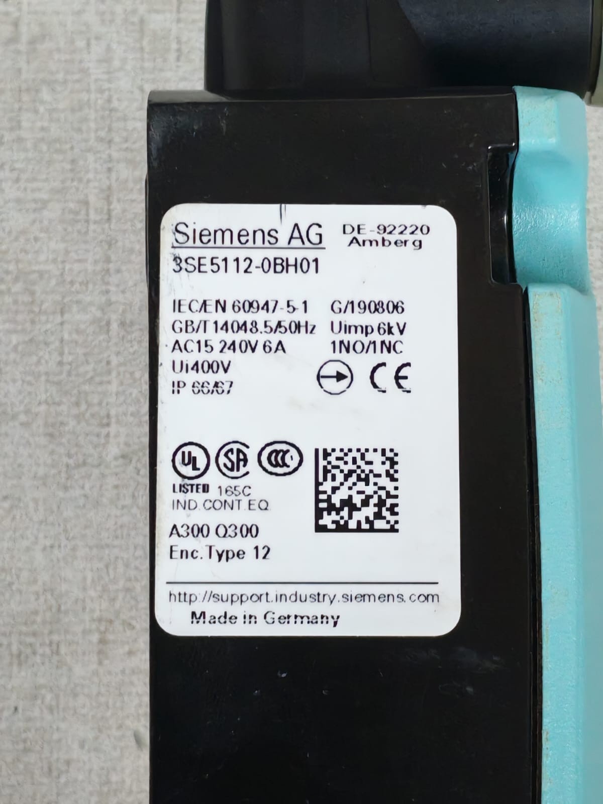 Siemens 3SE5112-0BH01 SIEMENS AG 3SE5112-0BH01 ROLLER LEVER LIMIT SWITCH 6