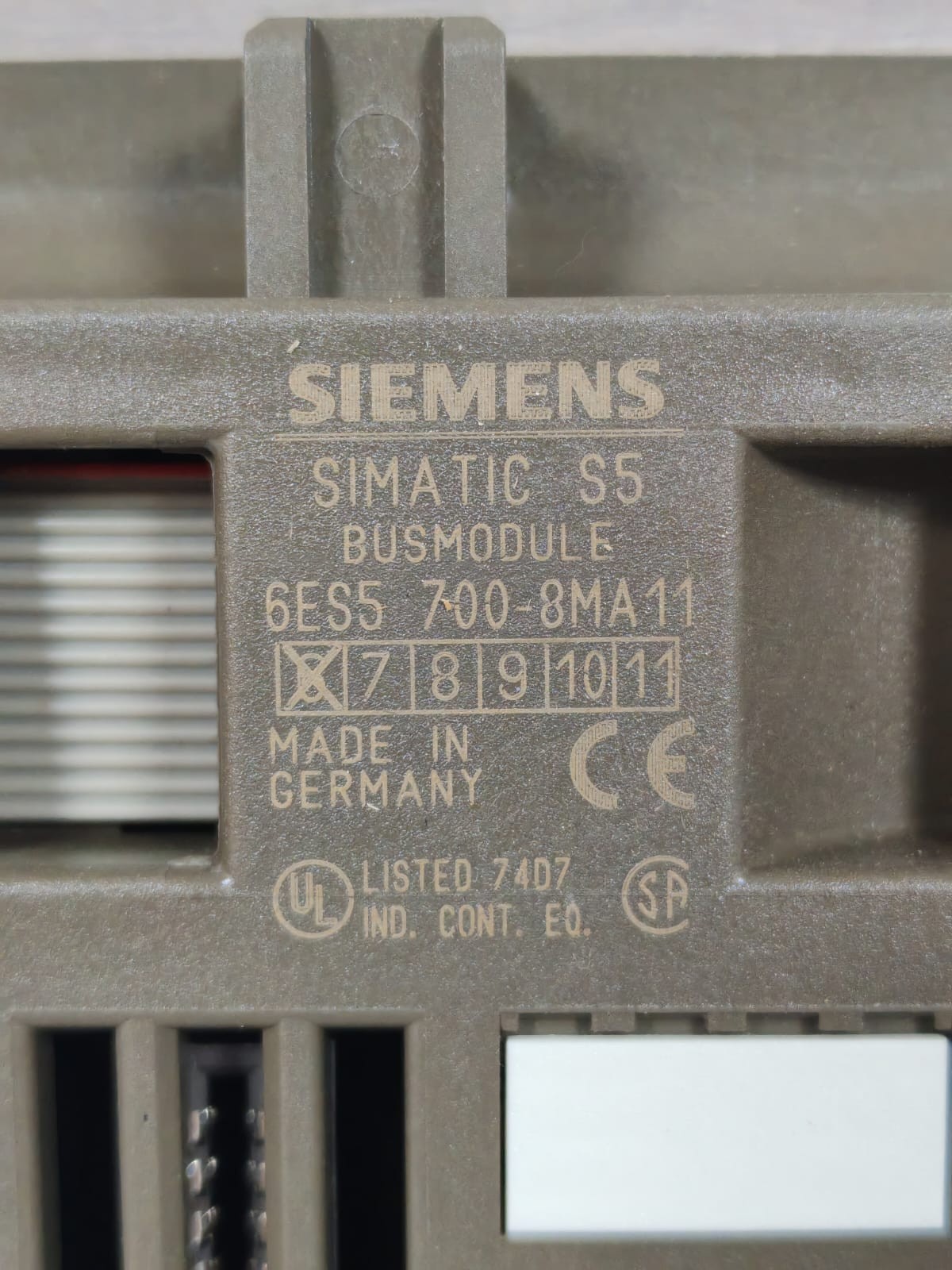 Siemens 6ES5 700-8MA11 SIEMENS SIMATIC S5 6ES5 700-8MA11 BUS MODULE 3
