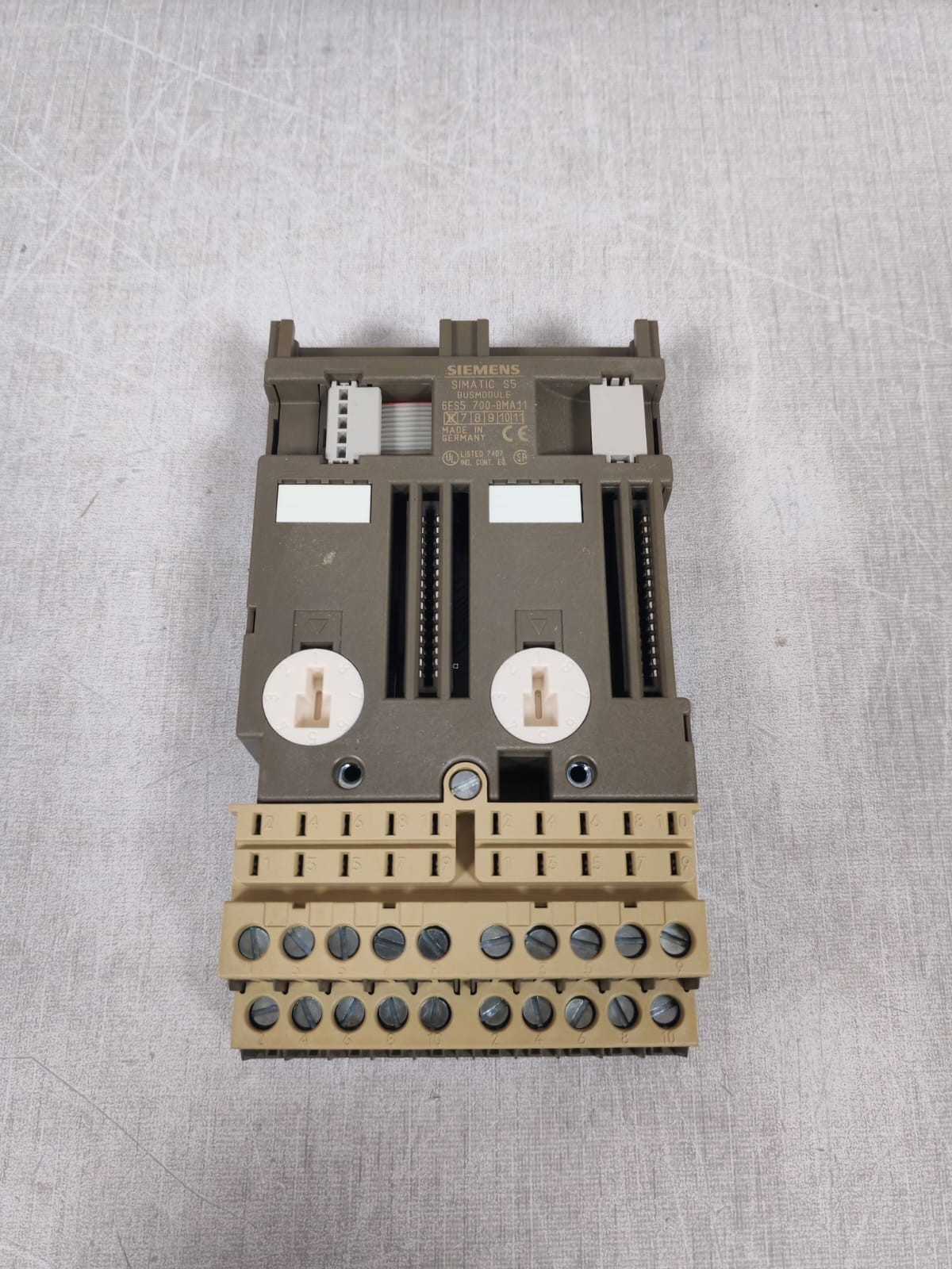 Siemens 6ES5 700-8MA11 SIEMENS SIMATIC S5 6ES5 700-8MA11 BUS MODULE 9